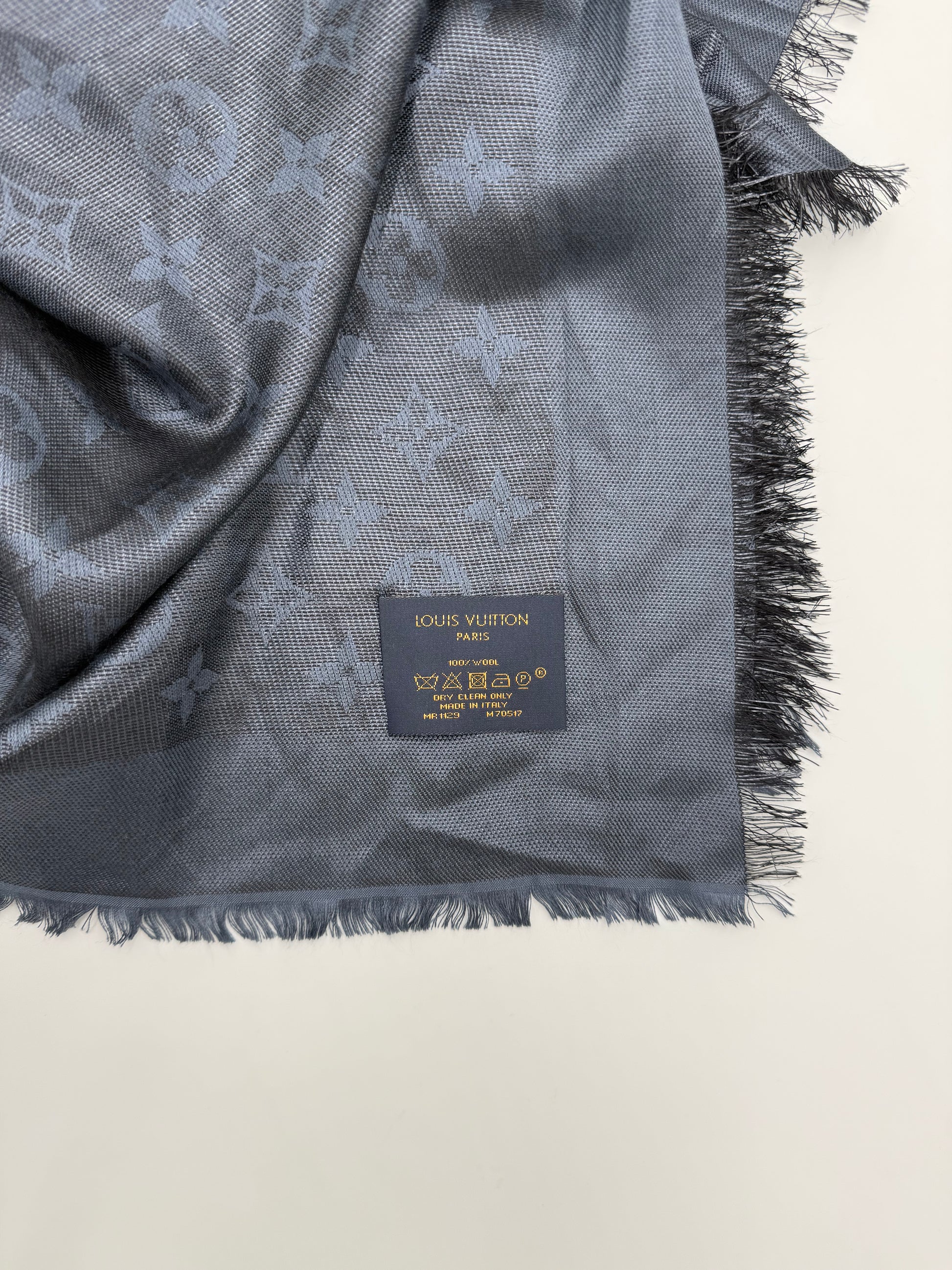 Louis Vuitton Sciarpa Shawl Monogram in Lana Blu Navy - Pally Vintage Closet