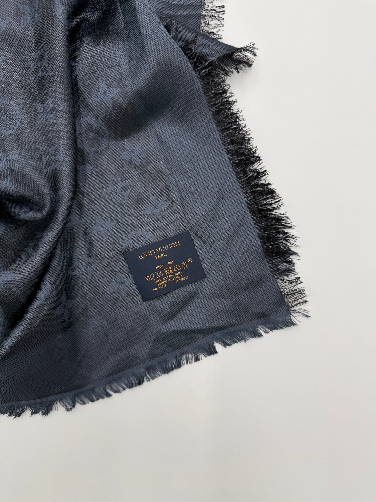 Louis Vuitton Sciarpa Shawl Monogram in Lana Blu Navy - Pally Vintage Closet