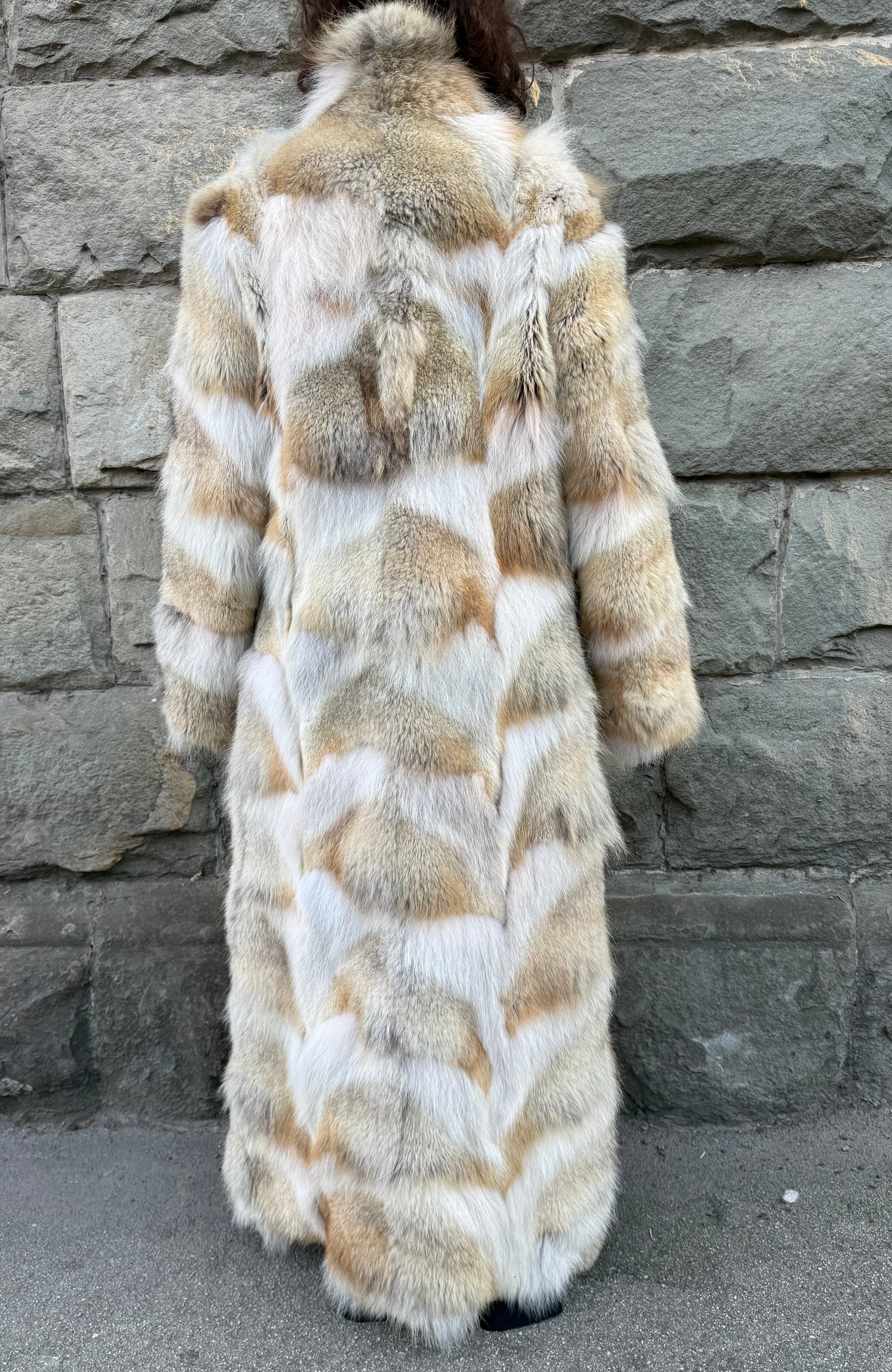 Milona Cappotto Pelliccia Reversibile in Vero Coyote e Pelle Beige e Bianco - Pally Vintage Closet
