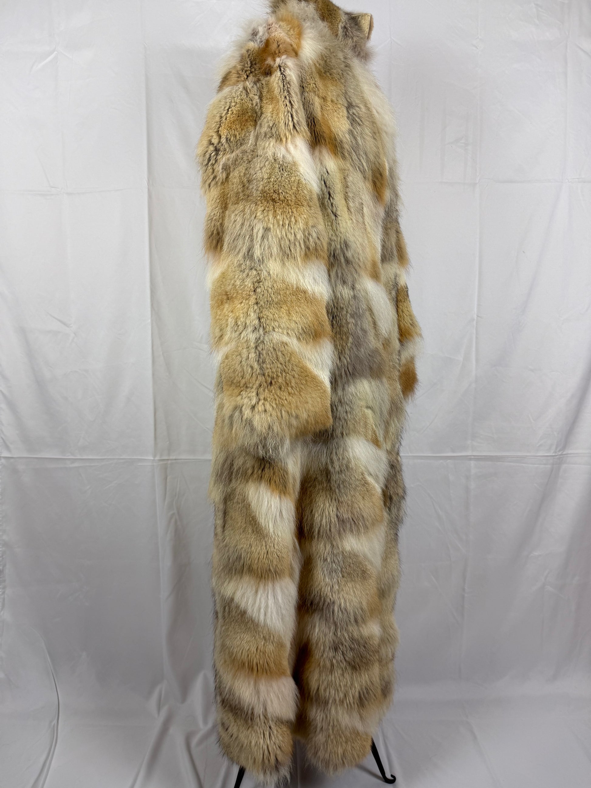 Milona Cappotto Pelliccia Reversibile in Vero Coyote e Pelle Beige e Bianco - Pally Vintage Closet