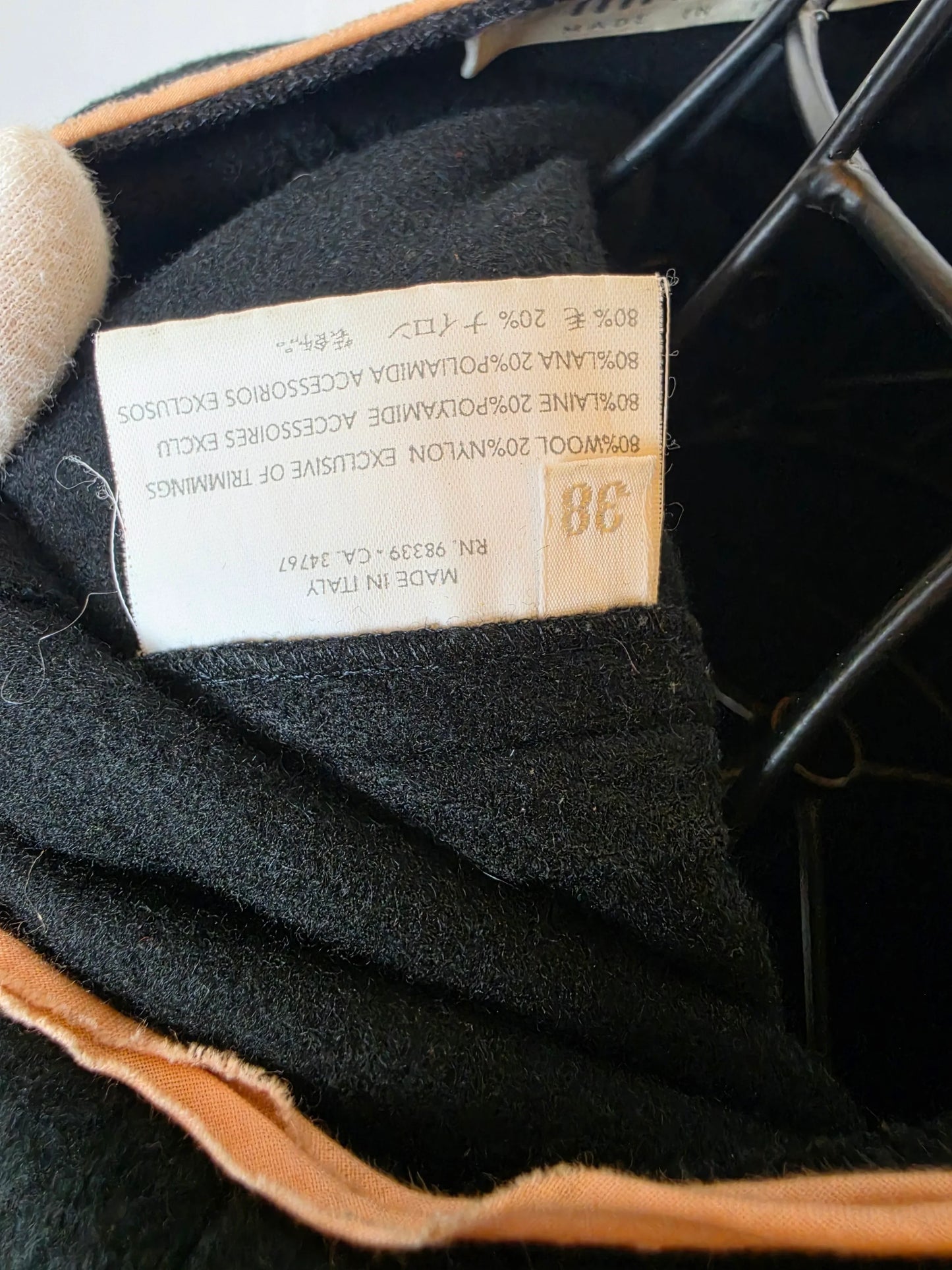 BA1E38CB-F352-4BDF-BF55-97490B789589 - Pally Vintage Closet