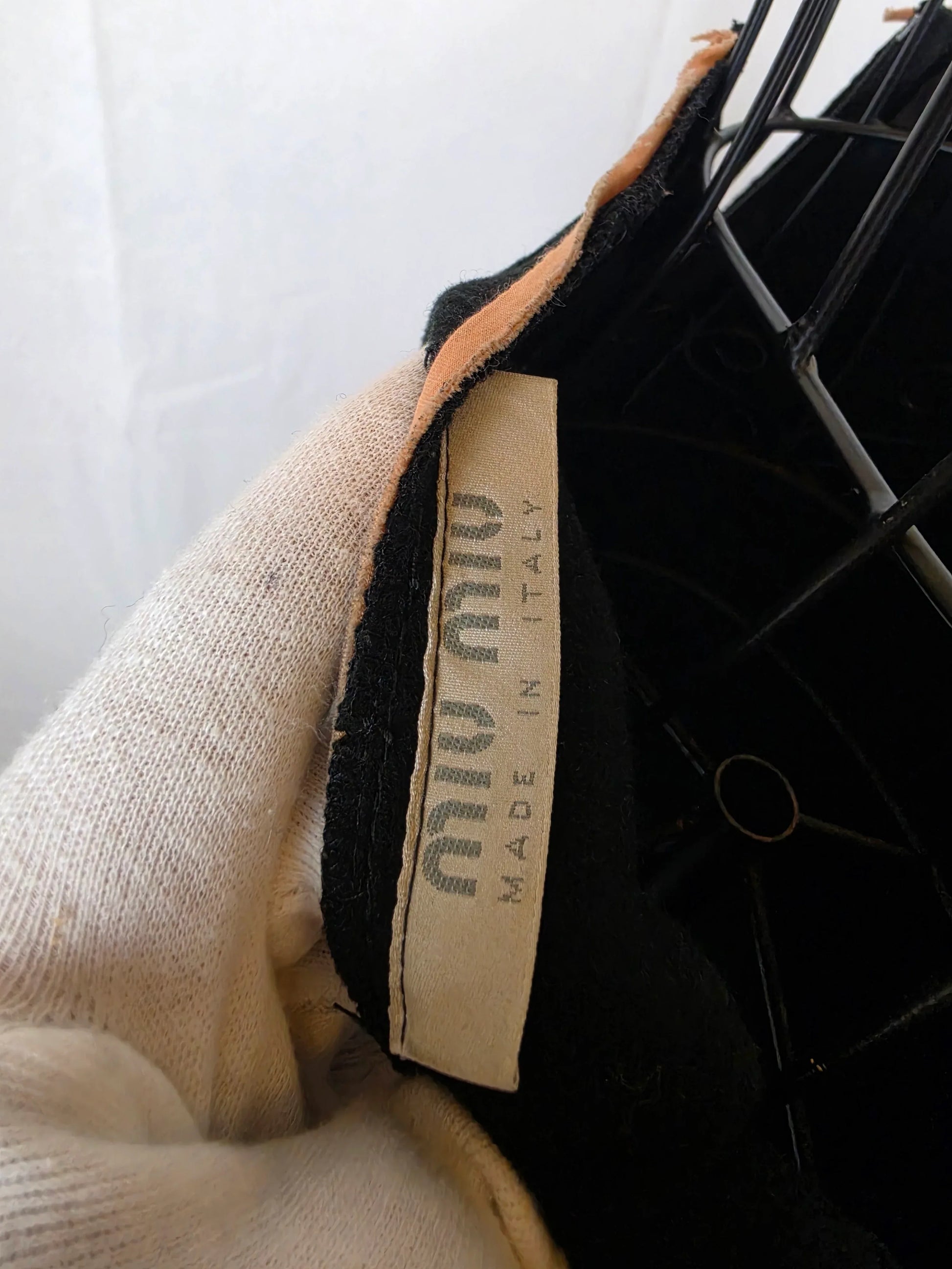 92F7E7E3-C6D8-4EB2-AC6D-34619E68EE15 - Pally Vintage Closet