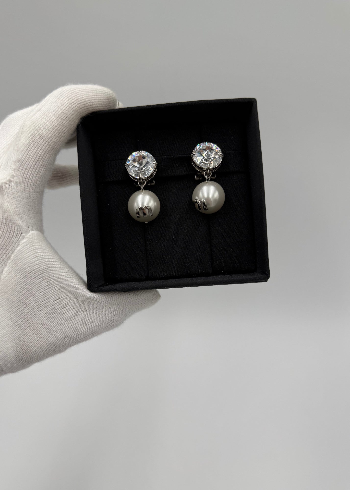 Miu Miu Orecchini Clip Argento e Perle a Goccia