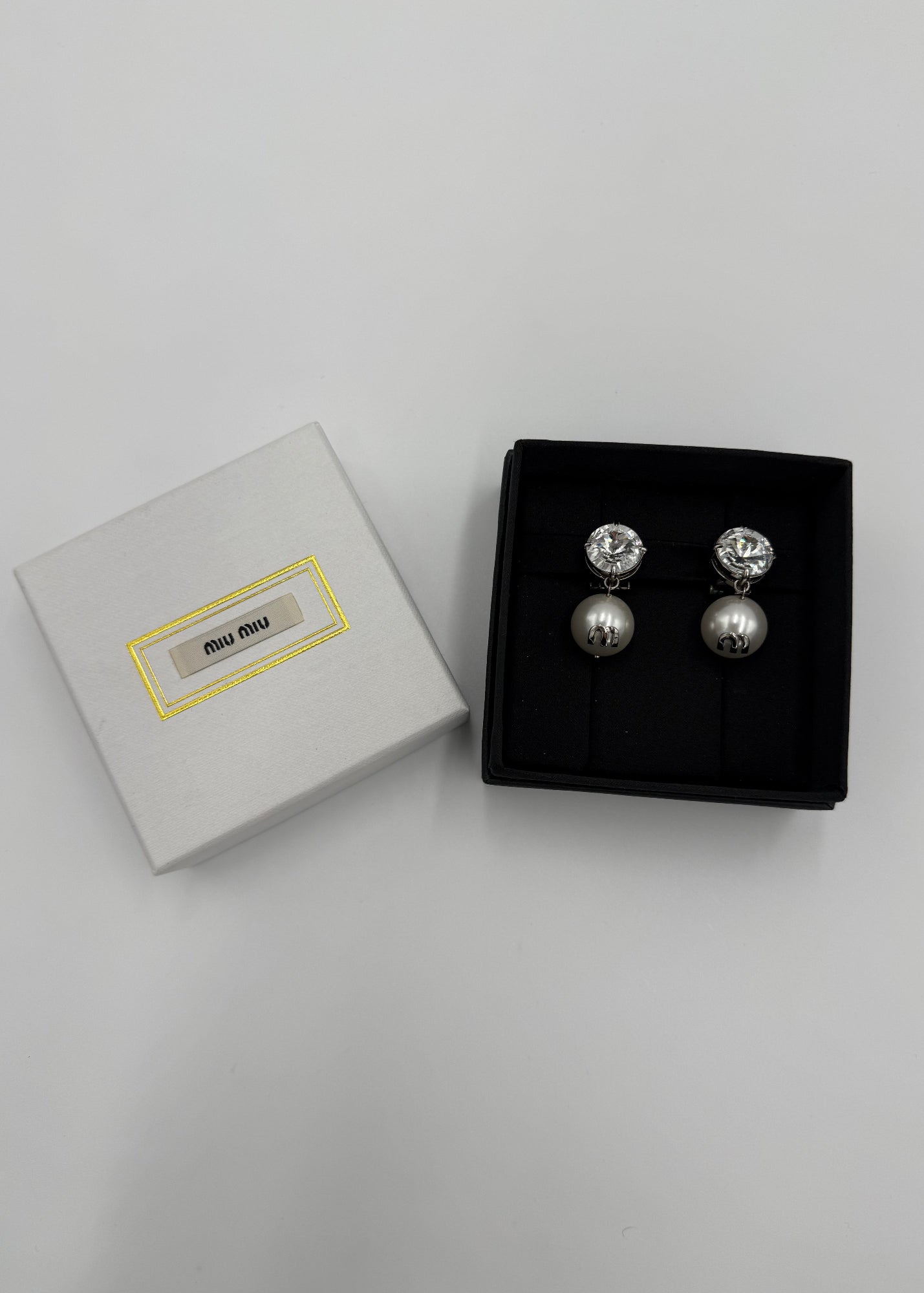 Miu Miu Orecchini Clip Argento e Perle a Goccia