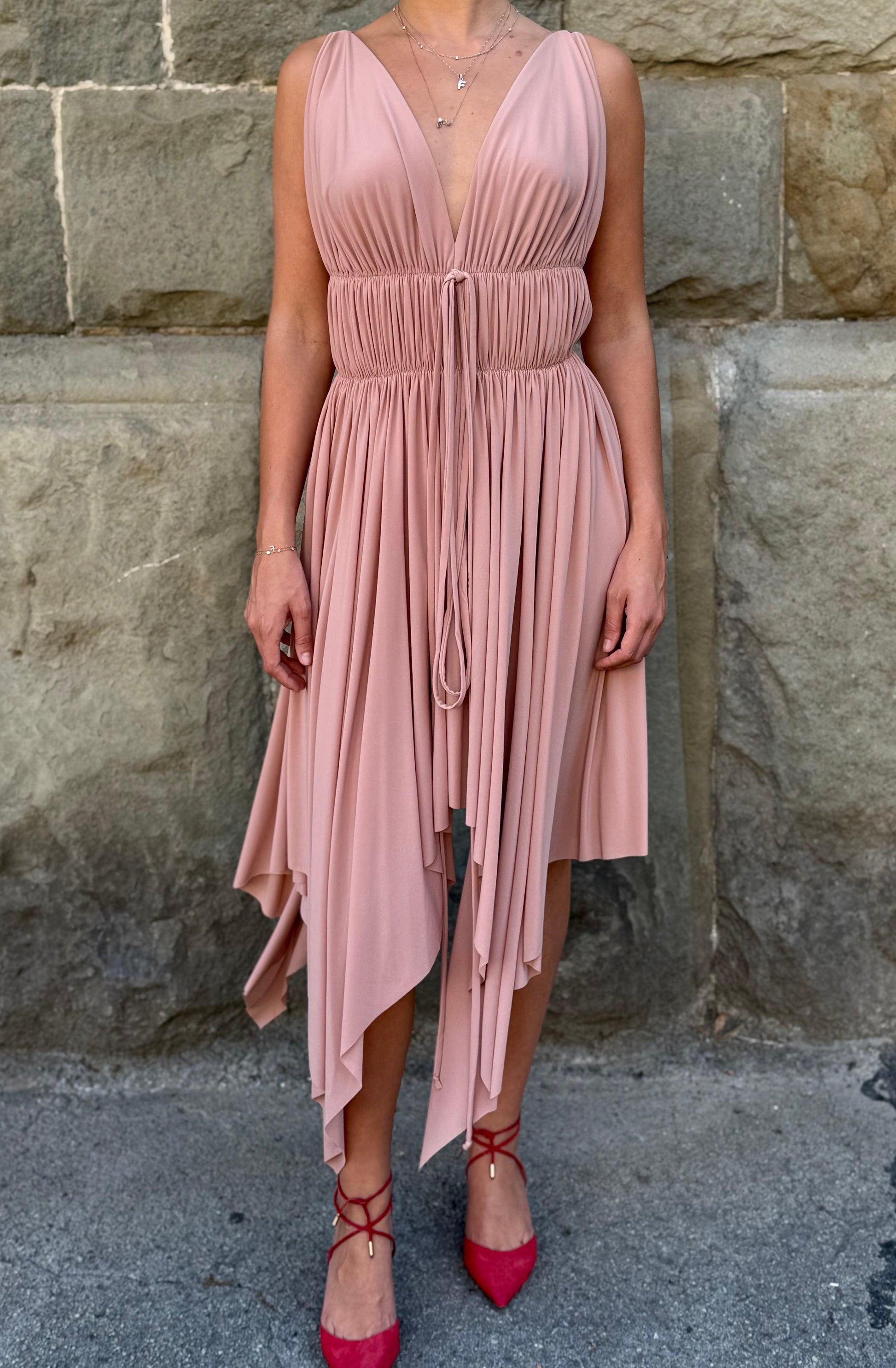 Norma Kamali Abito Midi Asimmetrico con Scollo Profondo Rosa Cipria - Pally Vintage Closet