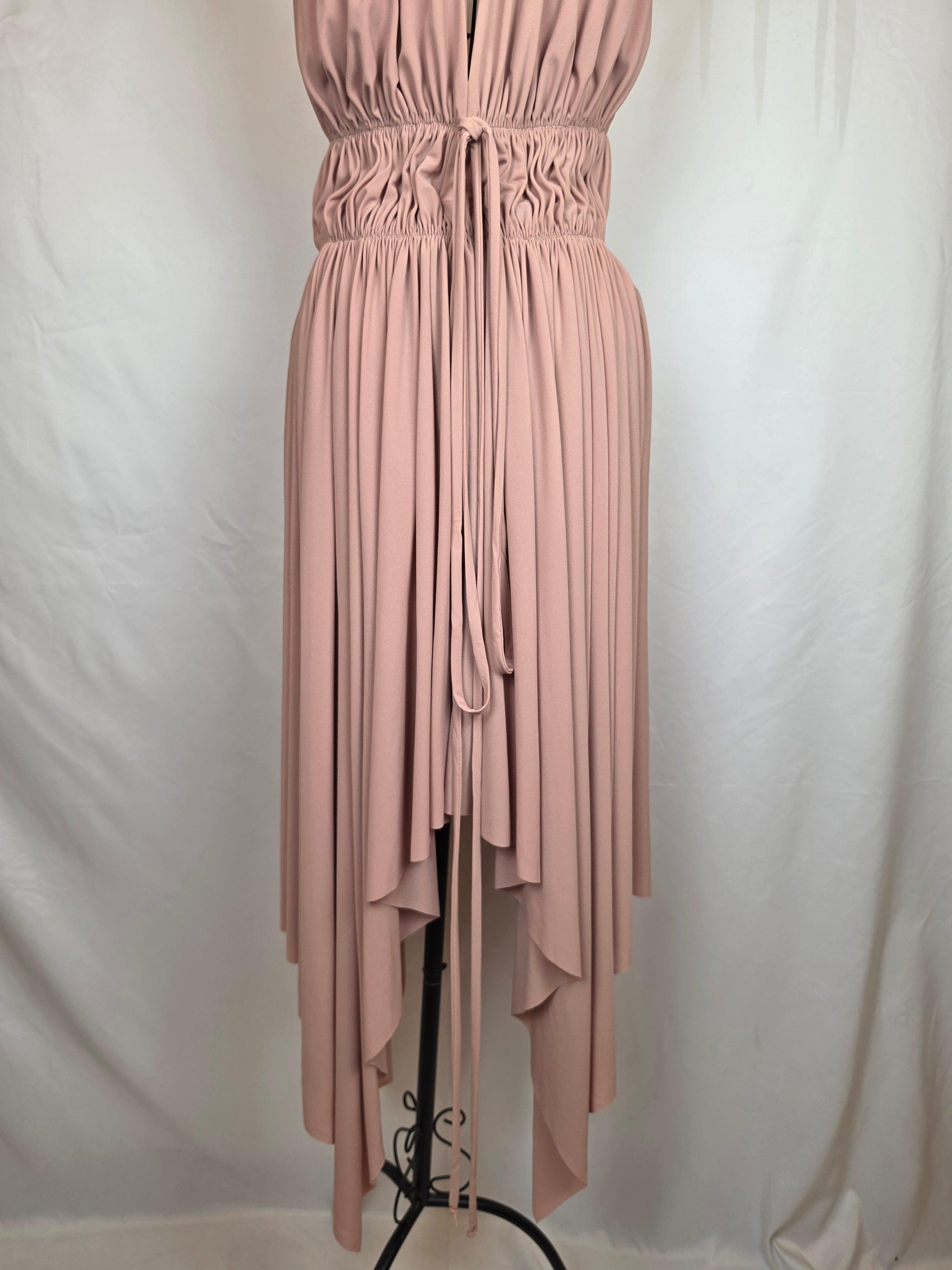 Norma Kamali Abito Midi Asimmetrico con Scollo Profondo Rosa Cipria - Pally Vintage Closet
