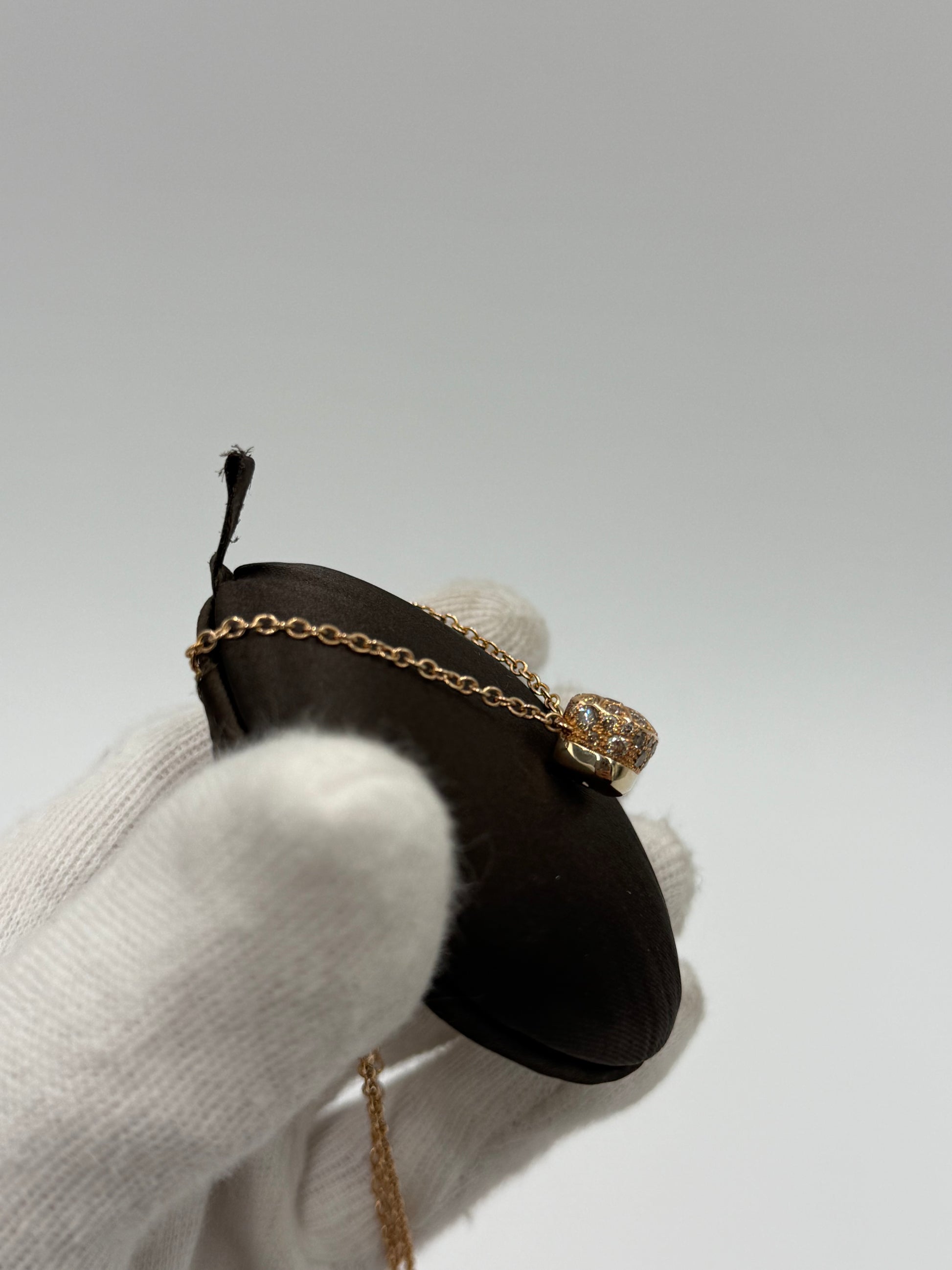 Pomellato Collana con Ciondolo Nudo Petit in Oro Rosa e Pavé di Diamanti - Pally Vintage Closet