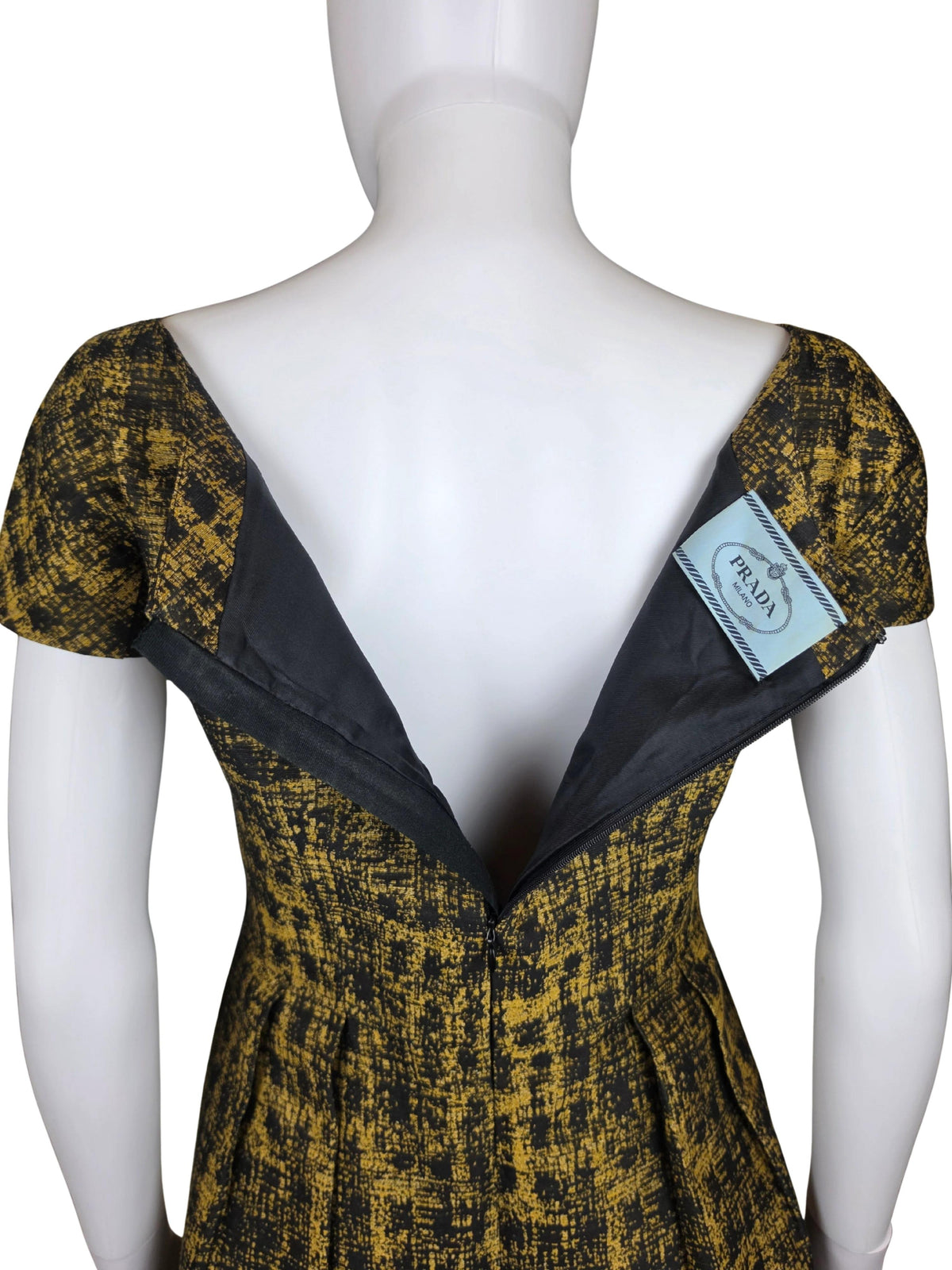 Prada Abito Midi in Jacquard Strutturato Giallo Oro e Nero - Pally Vintage Closet
