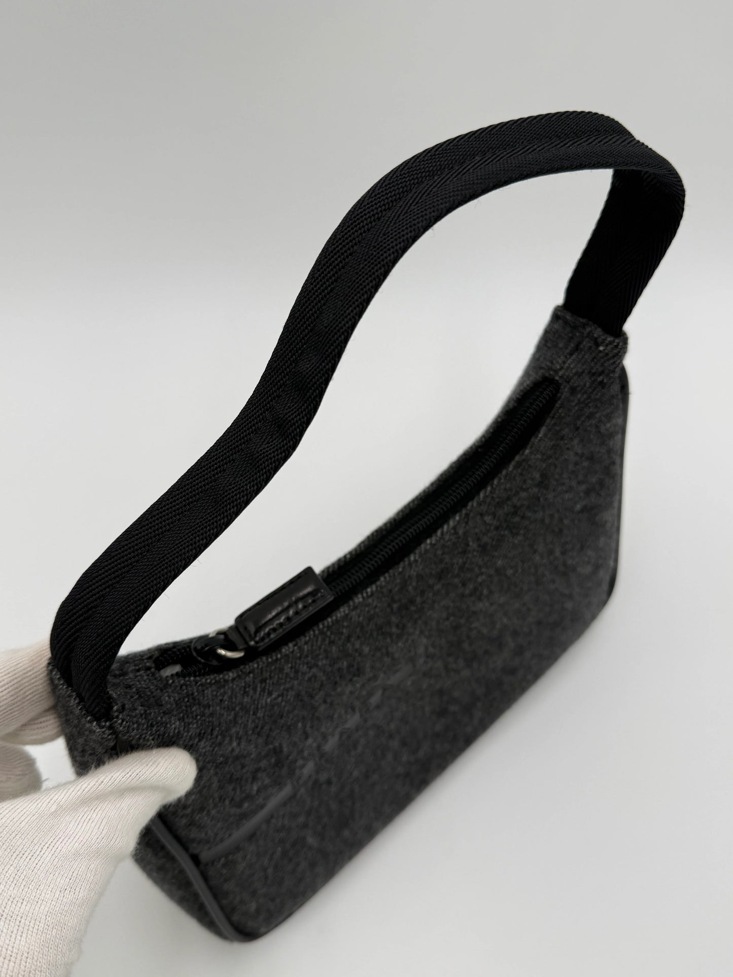 Prada-Borsa-Hobo-in-Lana-Tweed-Grigio-Antracite-70135129735492 - Pally Vintage Closet
