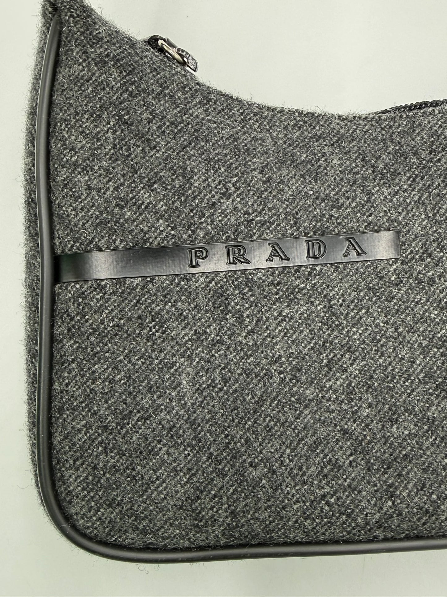 Prada-Borsa-Hobo-in-Lana-Tweed-Grigio-Antracite-70135129866564 - Pally Vintage Closet