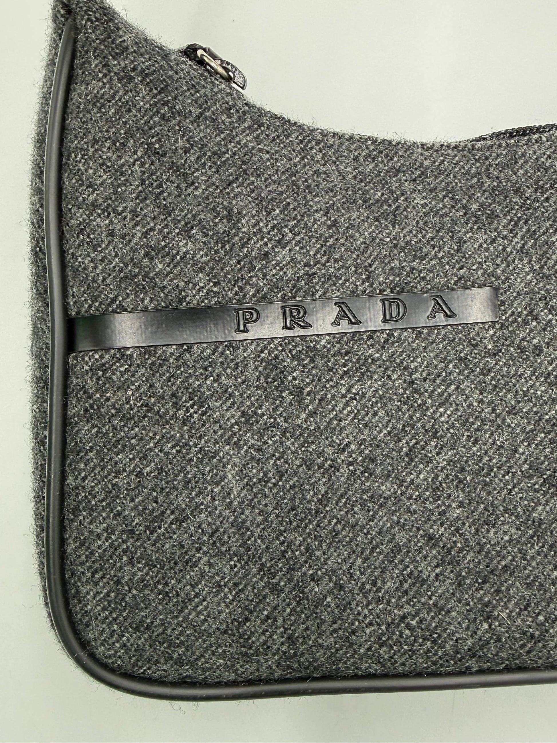 Prada-Borsa-Hobo-in-Lana-Tweed-Grigio-Antracite-70135129866564 - Pally Vintage Closet