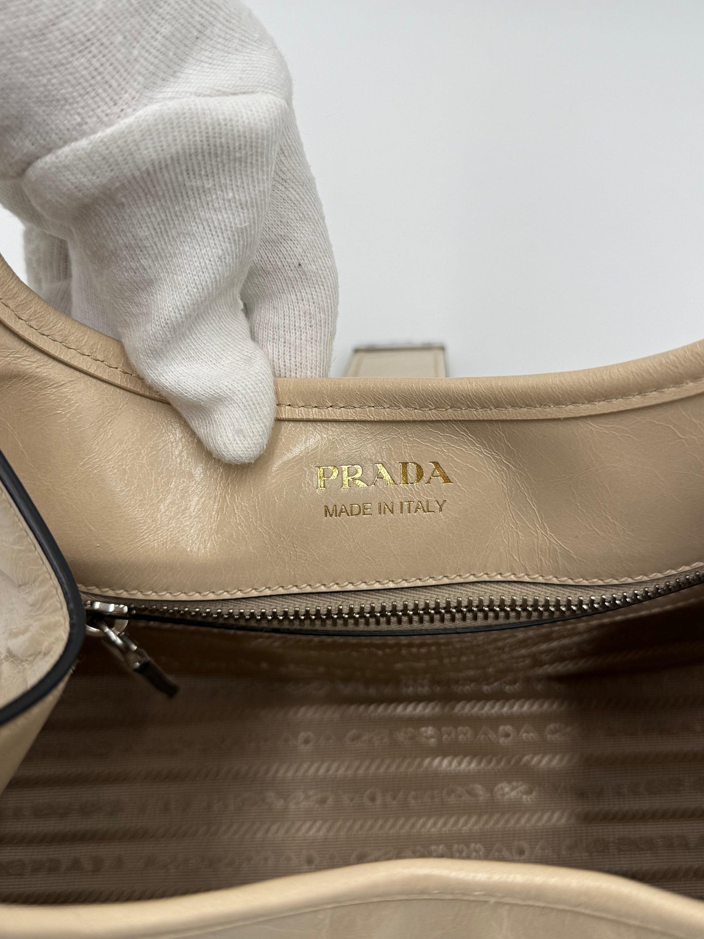 Prada-Borsa-Tote-a-Spalla-in-Pelle-Soft-Lux-Media-Travertino-70377581936964 - Pally Vintage Closet