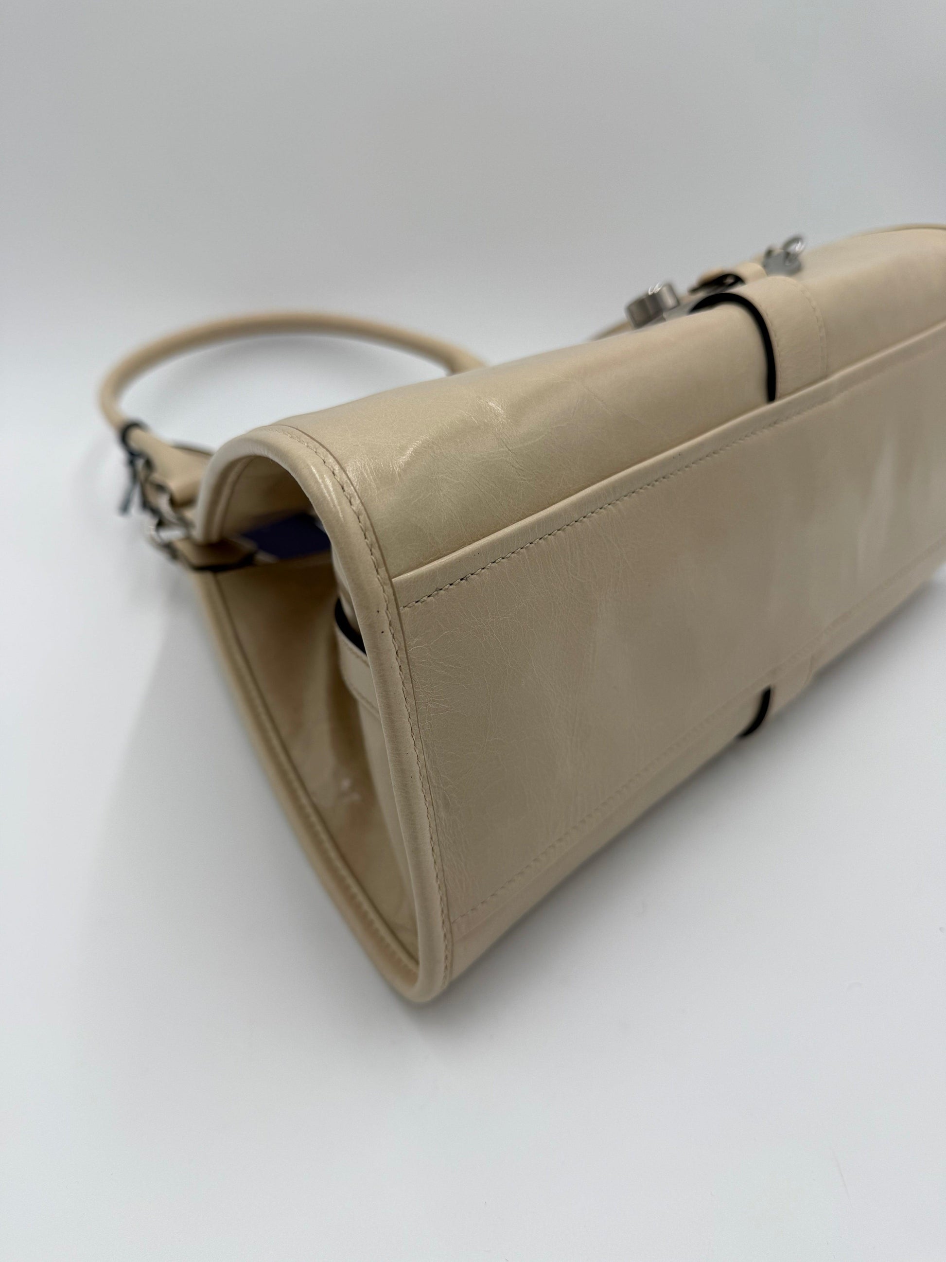 Prada-Borsa-Tote-a-Spalla-in-Pelle-Soft-Lux-Media-Travertino-70377582231876 - Pally Vintage Closet