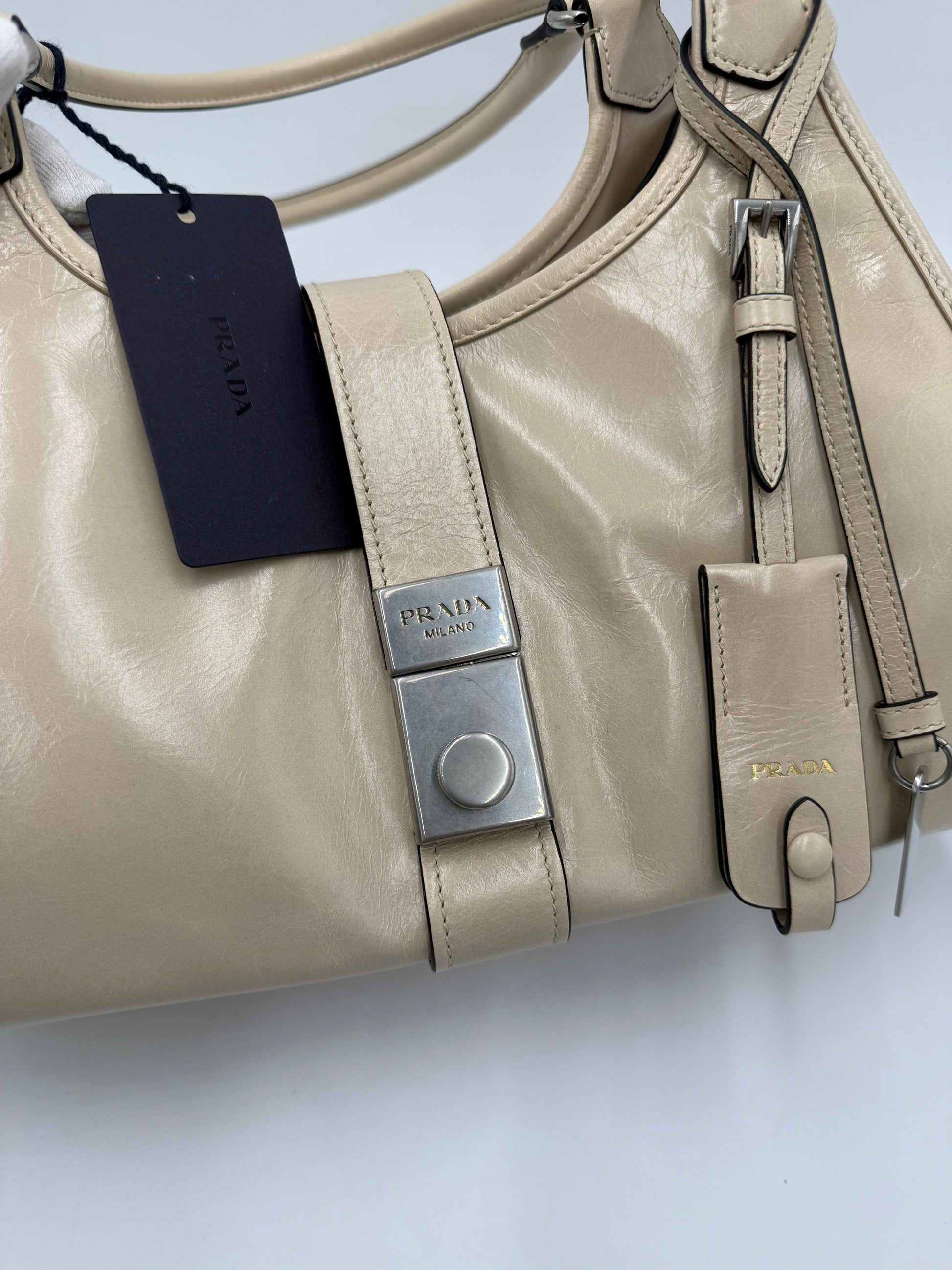 Prada-Borsa-Tote-a-Spalla-in-Pelle-Soft-Lux-Media-Travertino-70377582362948 - Pally Vintage Closet