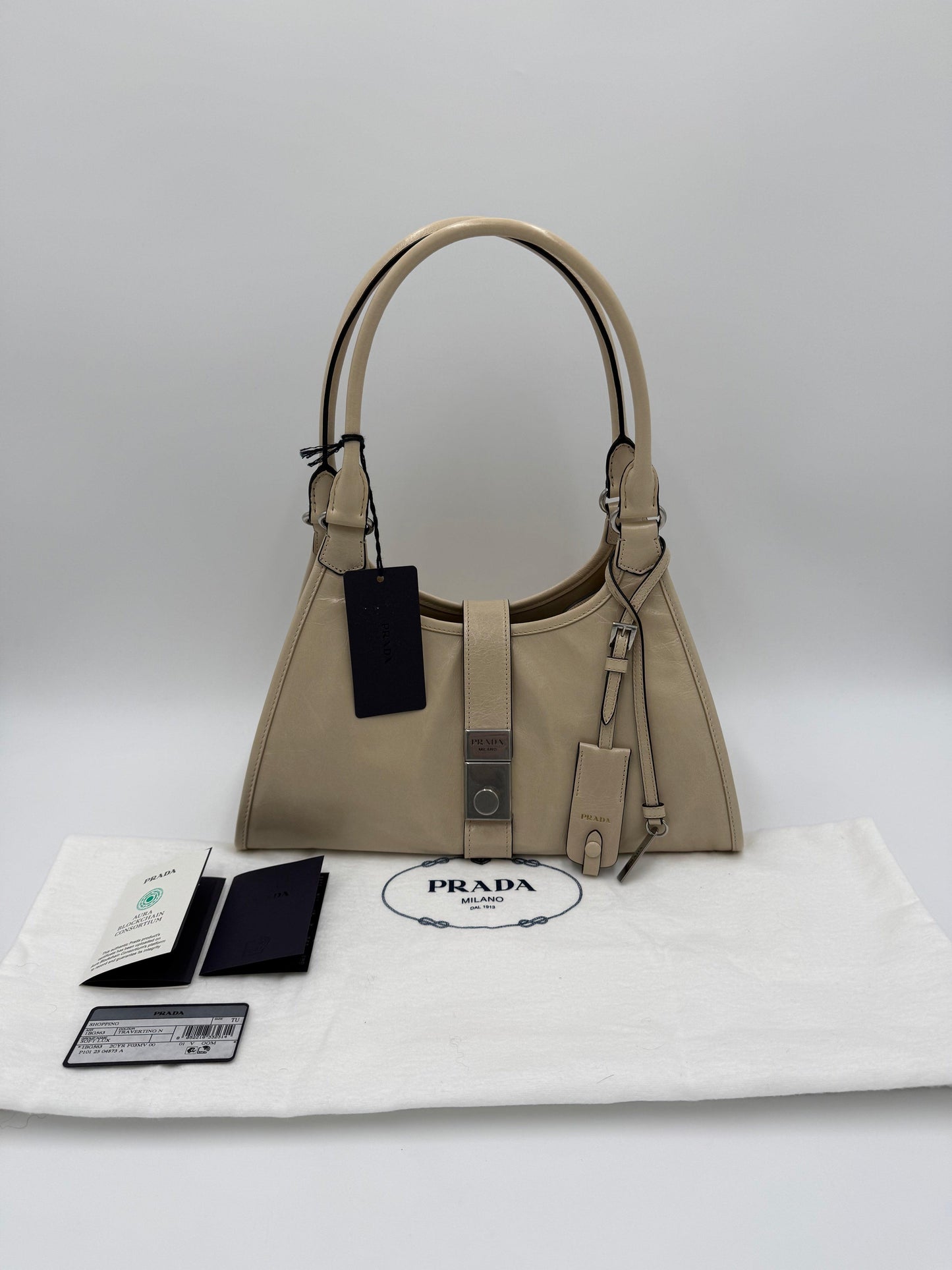 Prada-Borsa-Tote-a-Spalla-in-Pelle-Soft-Lux-Media-Travertino-70377582461252 - Pally Vintage Closet