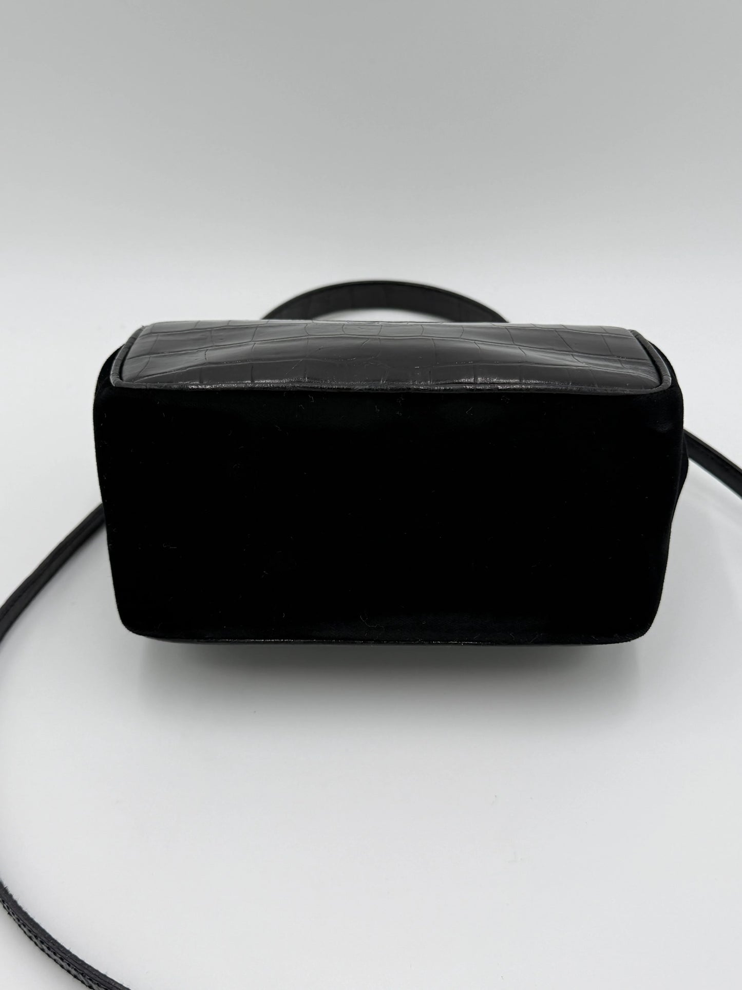 Prada-Borsa-Vintage-in-Pelle-Goffrata-Coccodrillo-Nera-70135140614468 - Pally Vintage Closet