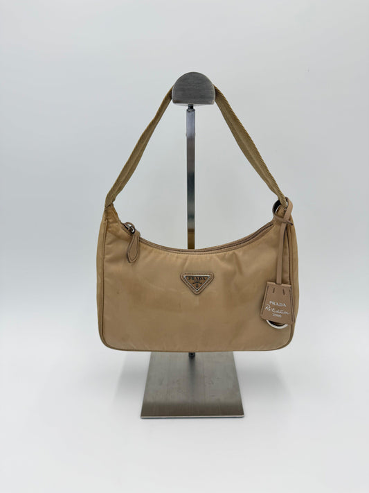 Prada Borsa a Spalla Re-Edition 2000 in Nylon Beige - Pally Vintage Closet