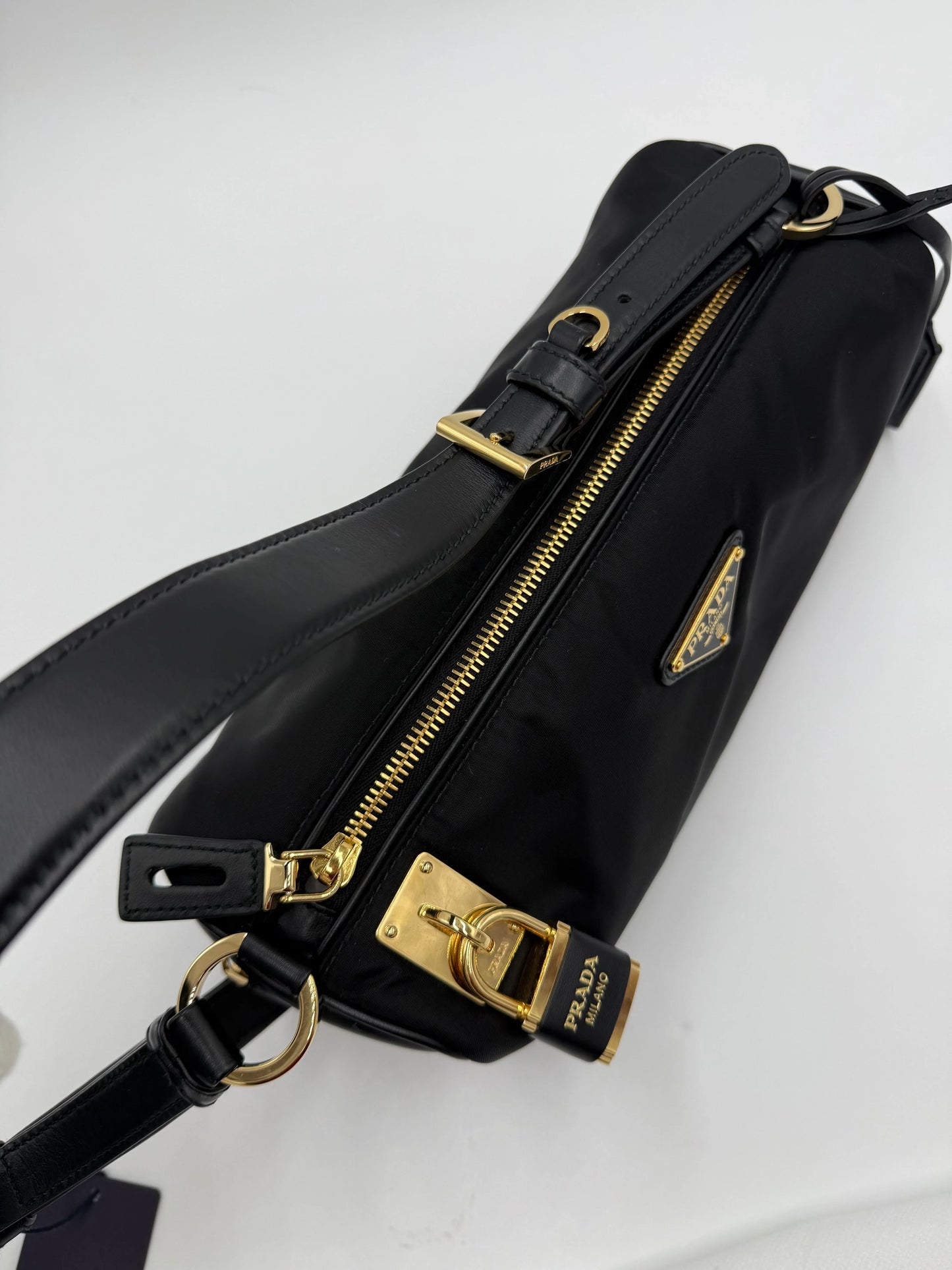 Prada-Borsa-a-Spalla-Re-Nylon-e-Pelle-Nera-70137344131396 - Pally Vintage Closet