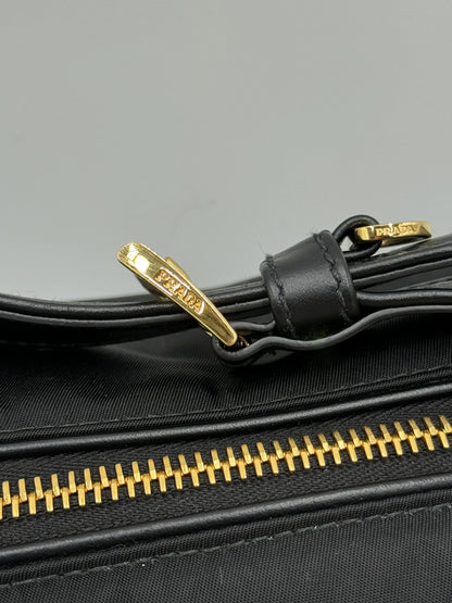 Prada-Borsa-a-Spalla-Re-Nylon-e-Pelle-Nera-70137344459076 - Pally Vintage Closet