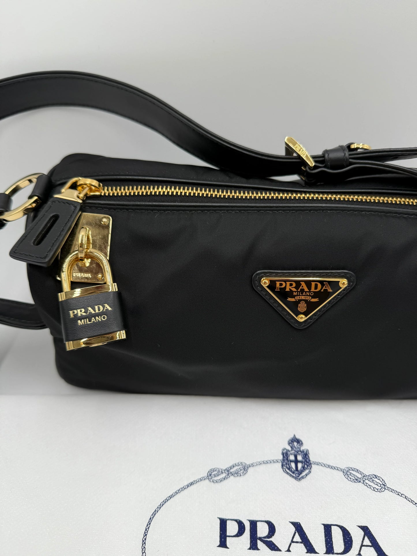 Prada-Borsa-a-Spalla-Re-Nylon-e-Pelle-Nera-70137344491844 - Pally Vintage Closet