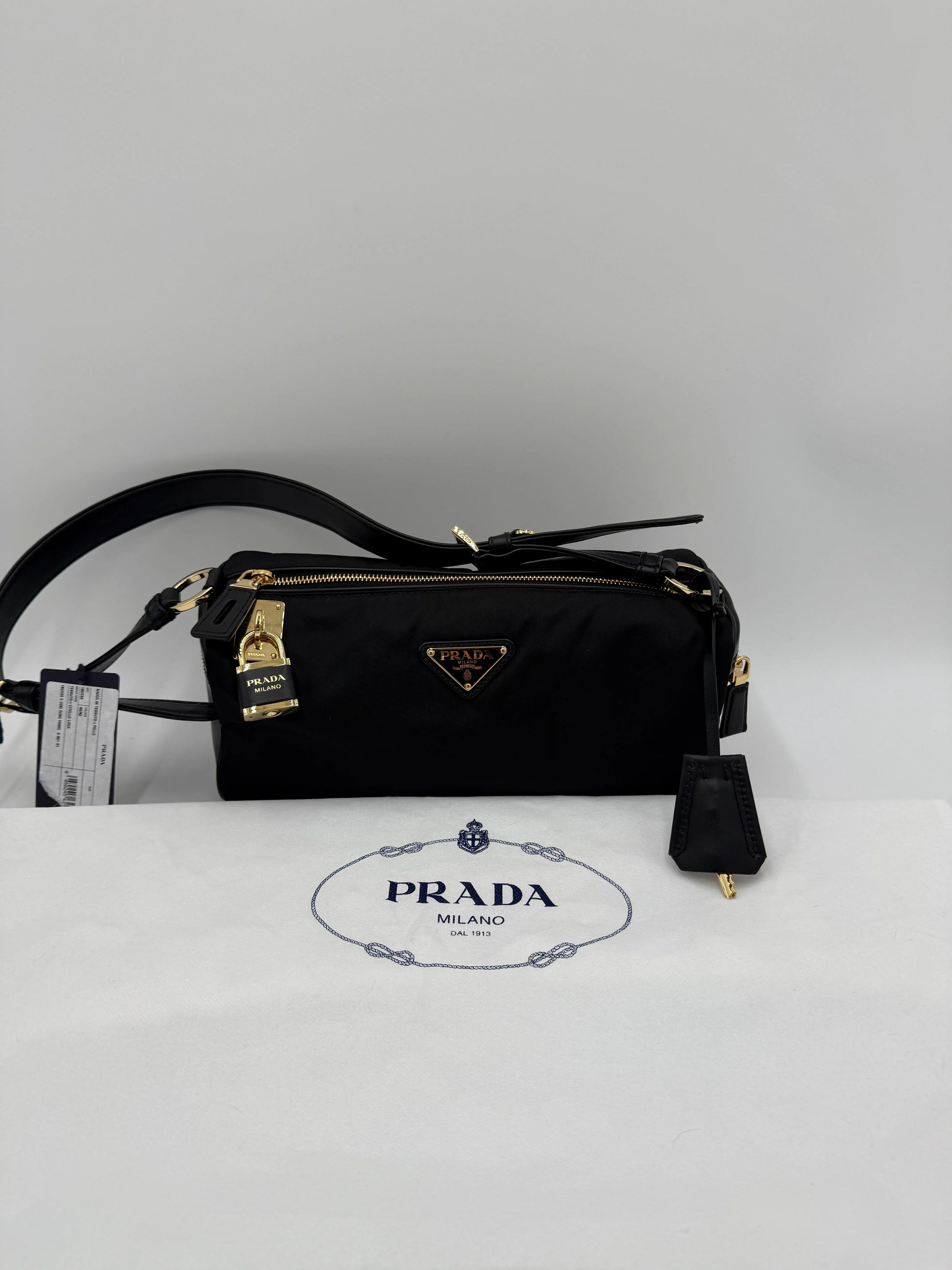 Prada-Borsa-a-Spalla-Re-Nylon-e-Pelle-Nera-70137344524612 - Pally Vintage Closet