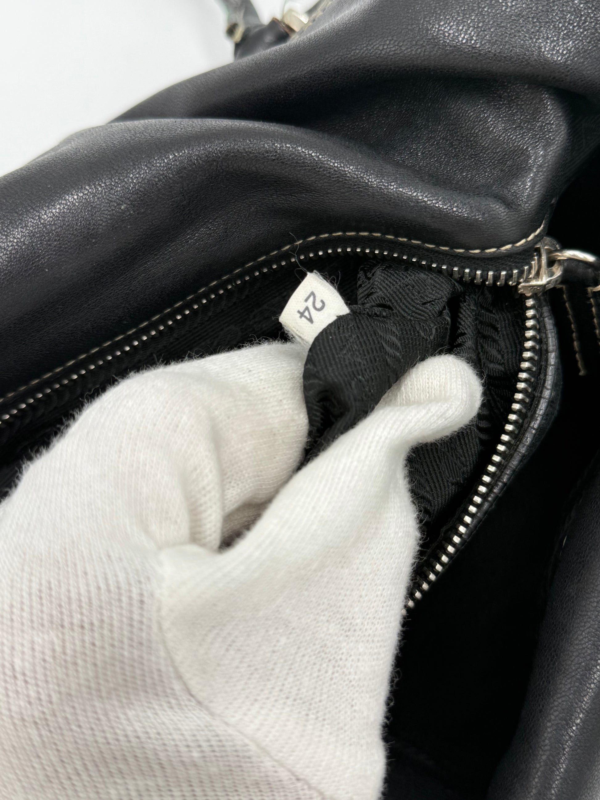 Prada Borsa a Spalla Vintage in Nylon e Pelle Nera - Pally Vintage Closet