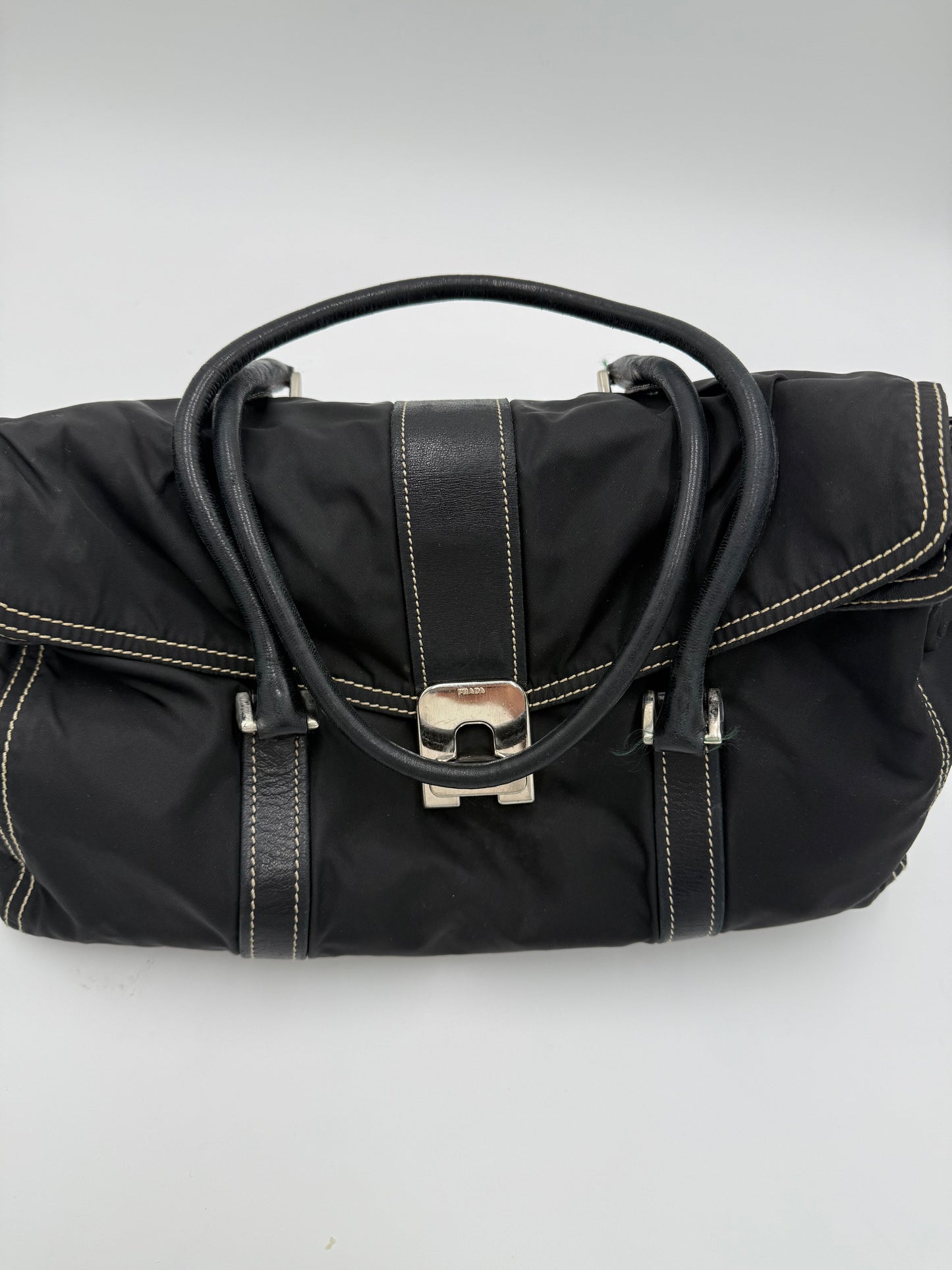 Prada Borsa a Spalla Vintage in Nylon e Pelle Nera - Pally Vintage Closet