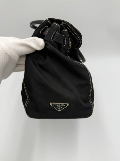Prada Borsa a Spalla Vintage in Nylon e Pelle Nera - Pally Vintage Closet