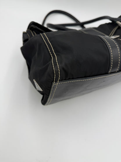 Prada Borsa a Spalla Vintage in Nylon e Pelle Nera - Pally Vintage Closet