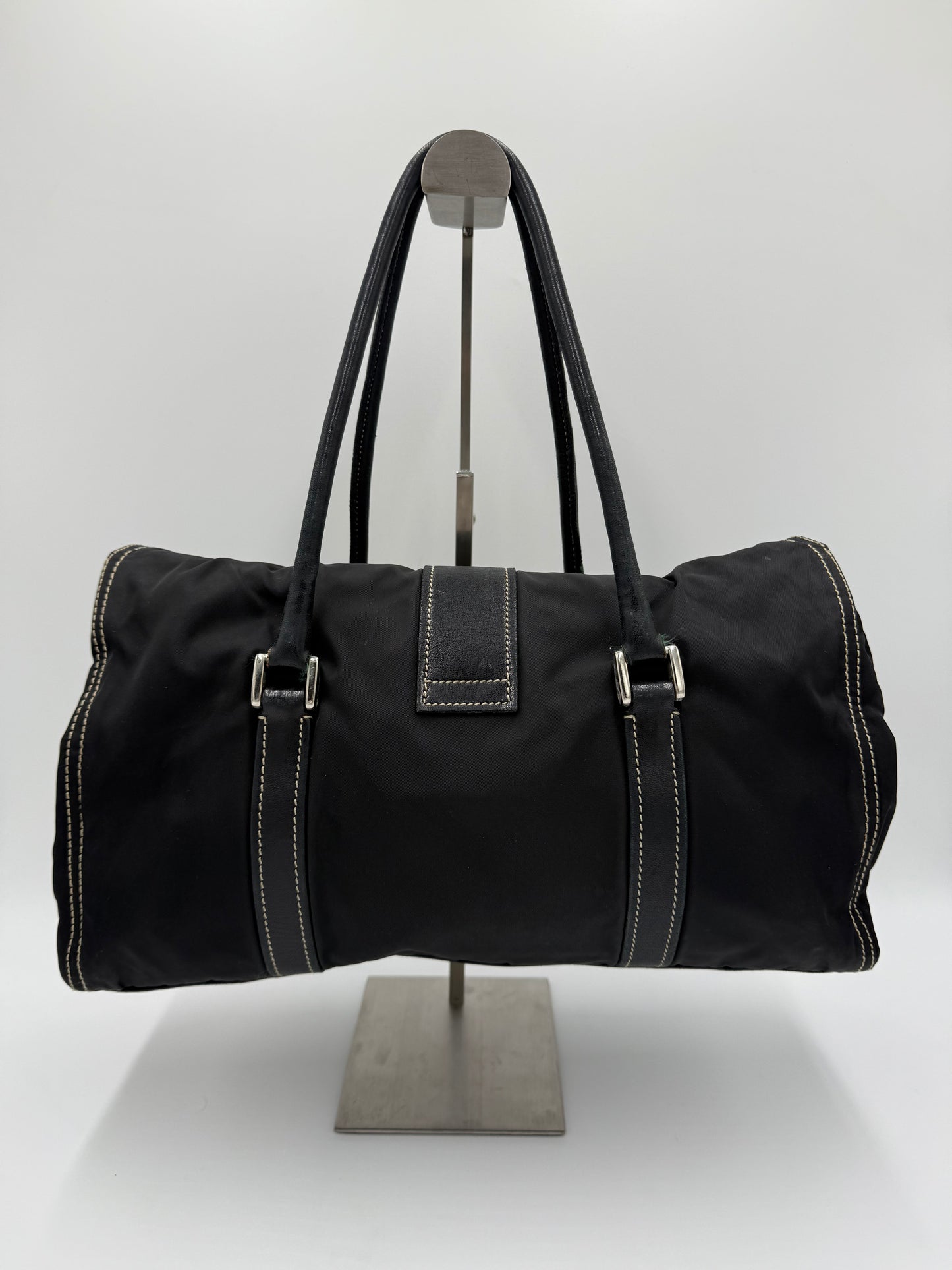 Prada Borsa a Spalla Vintage in Nylon e Pelle Nera - Pally Vintage Closet