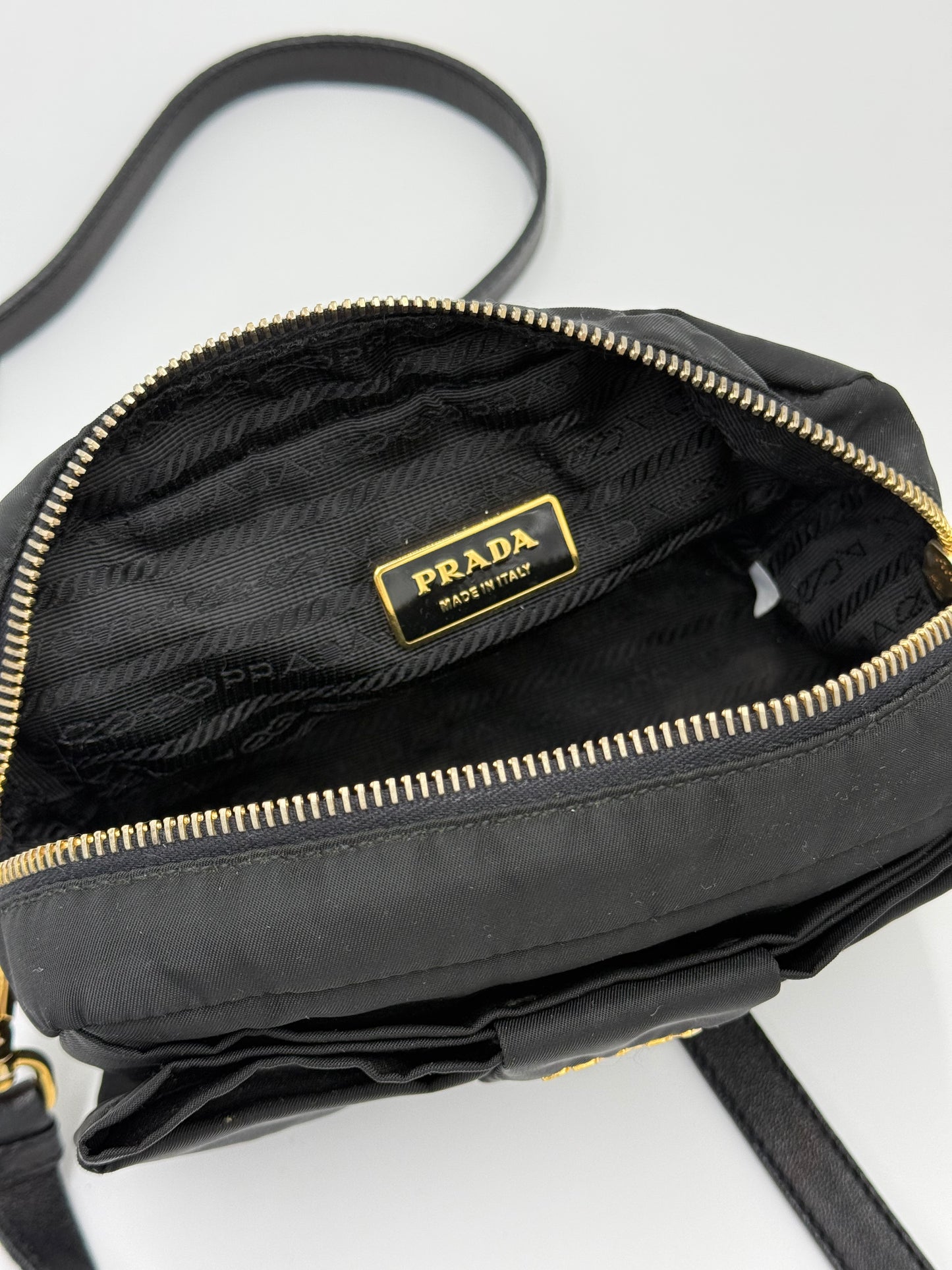 Prada Borsa a Tracolla Vintage Fiocco Mini in Nylon Nero