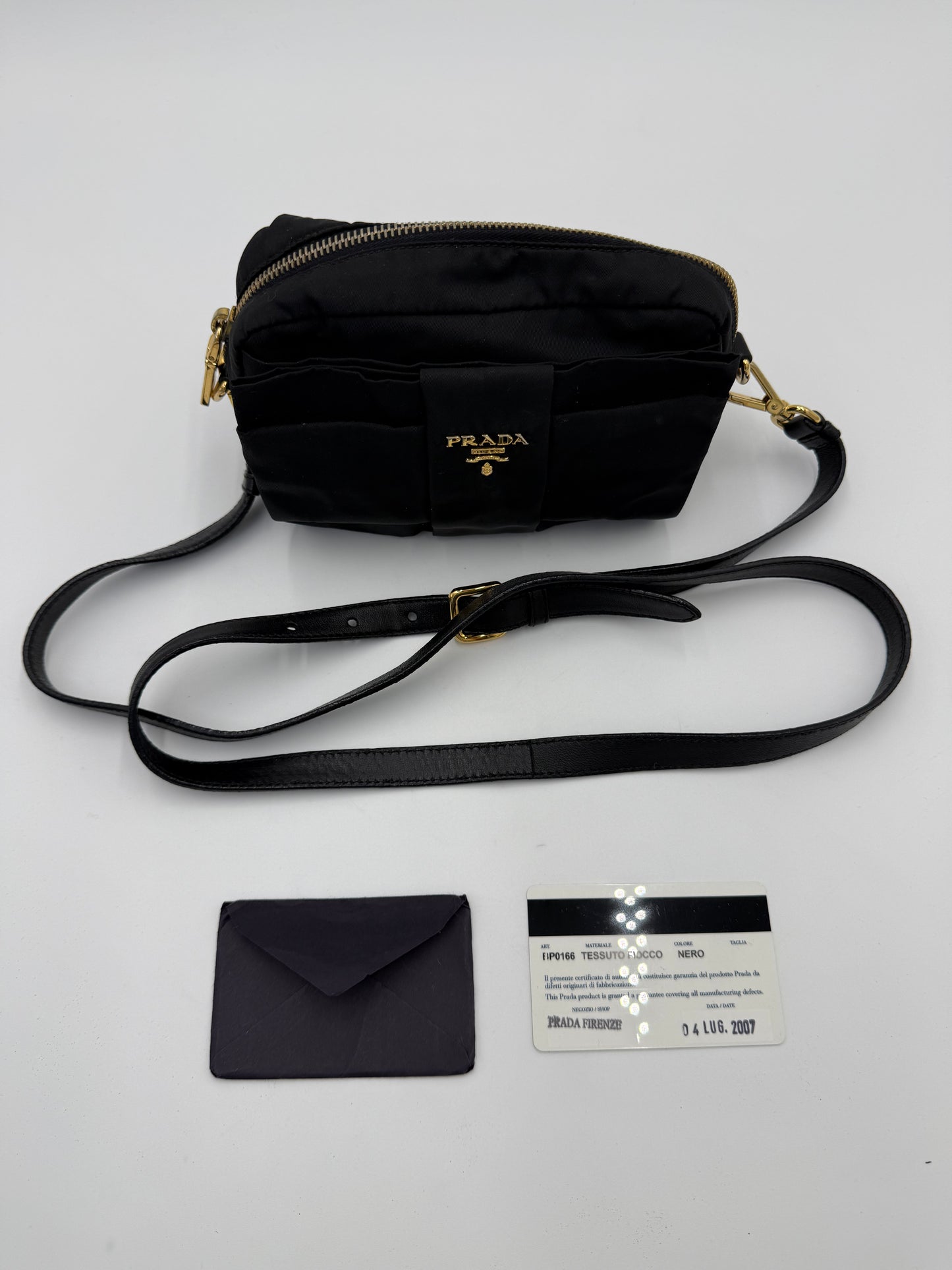 Prada Borsa a Tracolla Vintage Fiocco Mini in Nylon Nero - Pally Vintage Closet