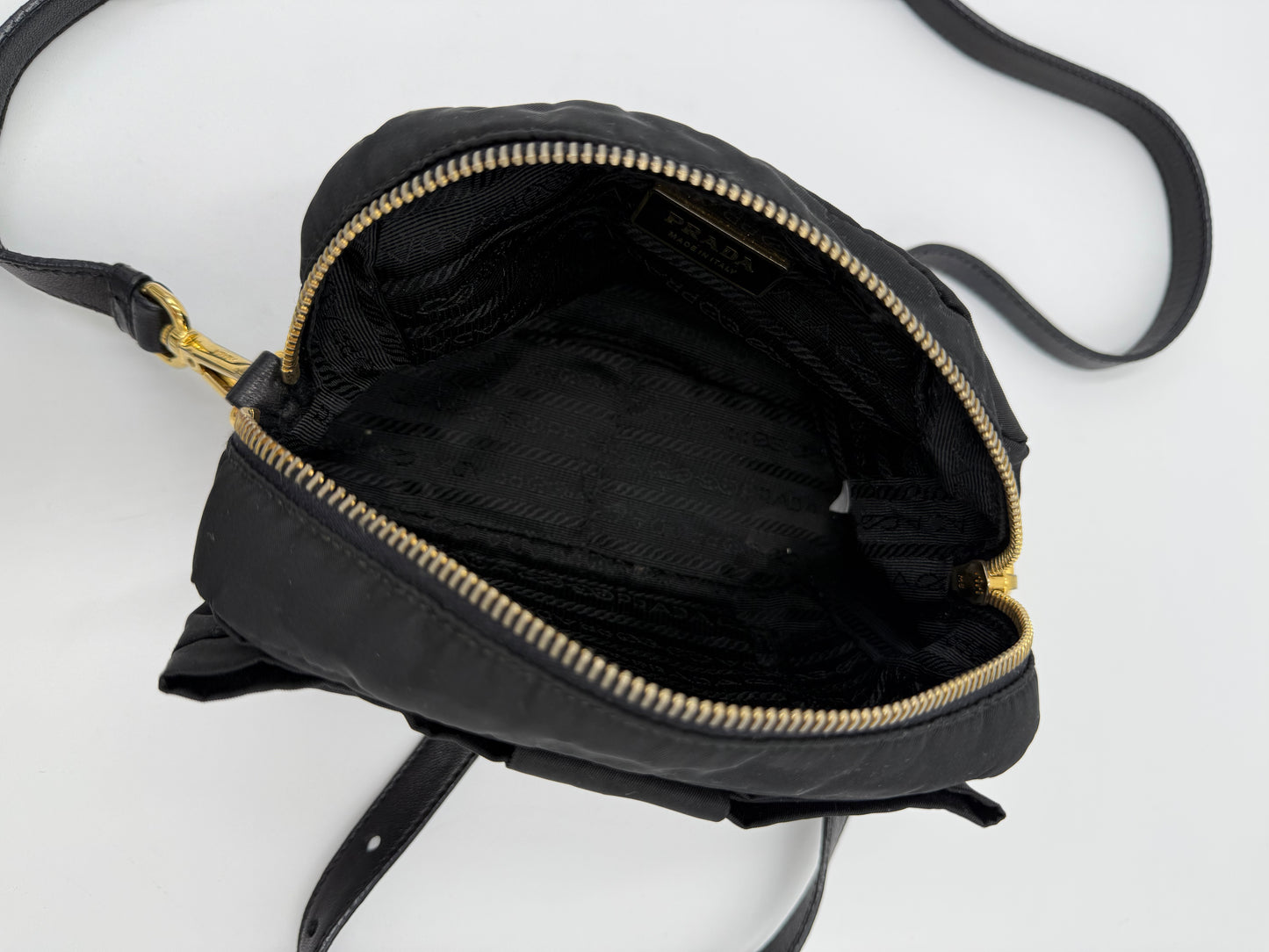 Prada Borsa a Tracolla Vintage Fiocco Mini in Nylon Nero - Pally Vintage Closet