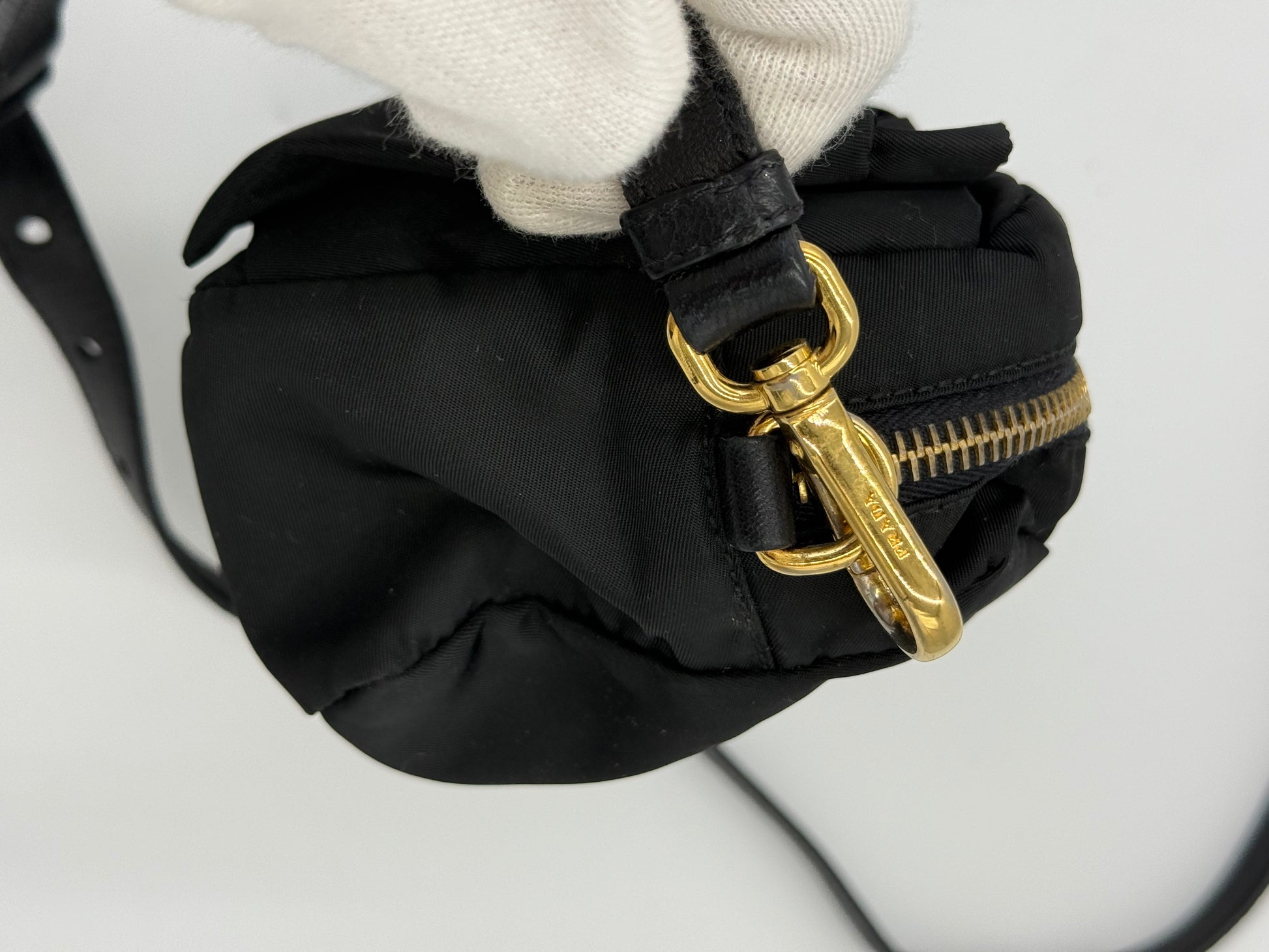 Prada Borsa a Tracolla Vintage Fiocco Mini in Nylon Nero - Pally Vintage Closet