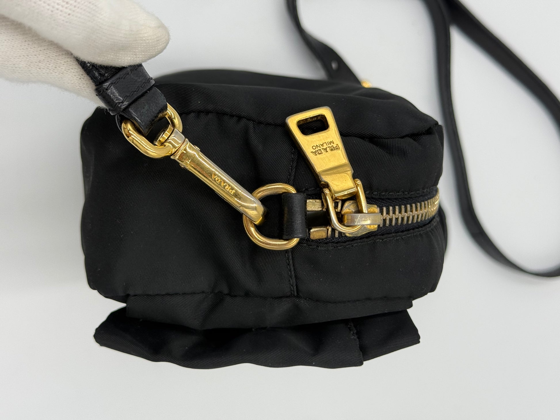 Prada Borsa a Tracolla Vintage Fiocco Mini in Nylon Nero - Pally Vintage Closet