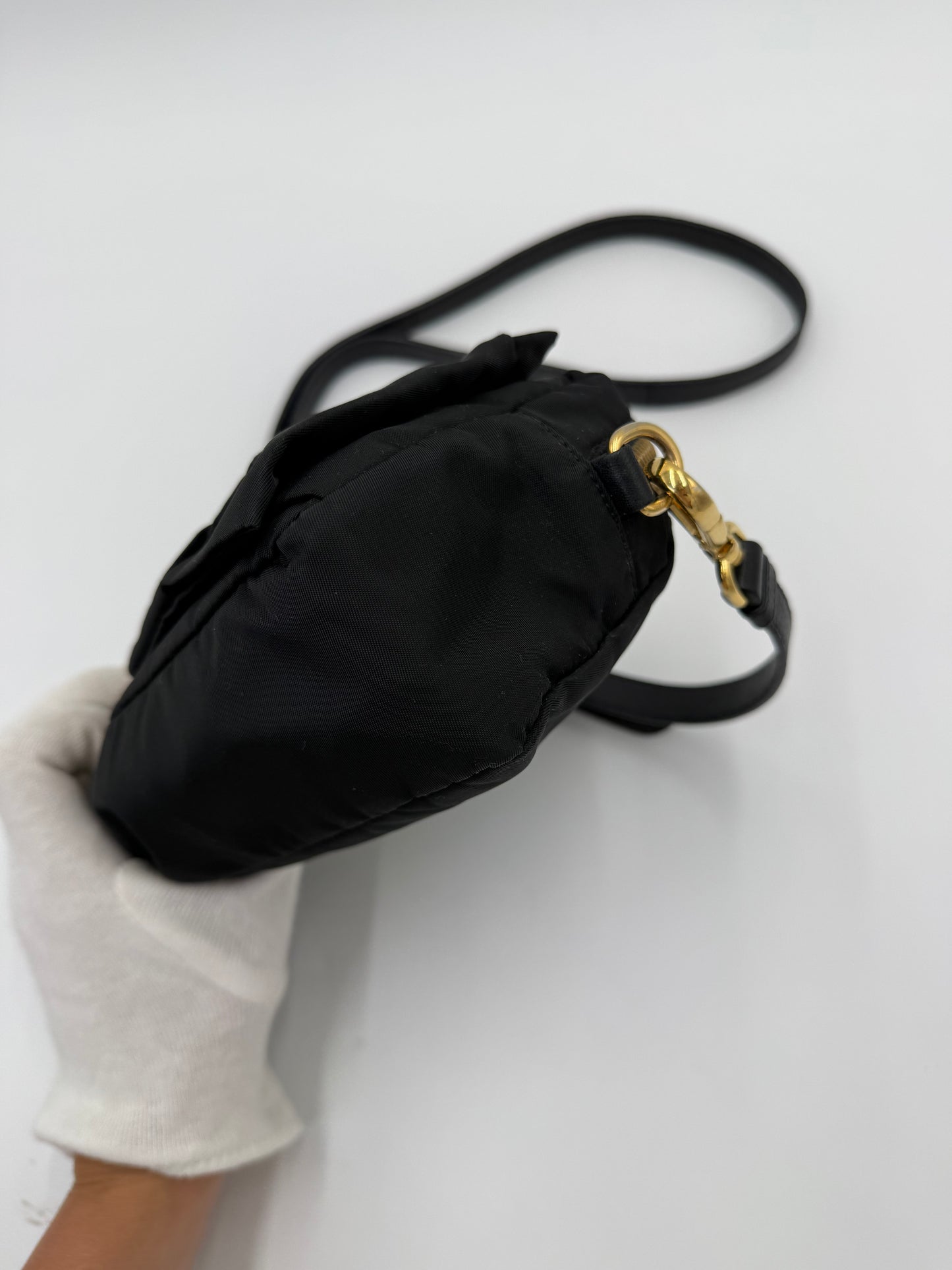 Prada Borsa a Tracolla Vintage Fiocco Mini in Nylon Nero - Pally Vintage Closet