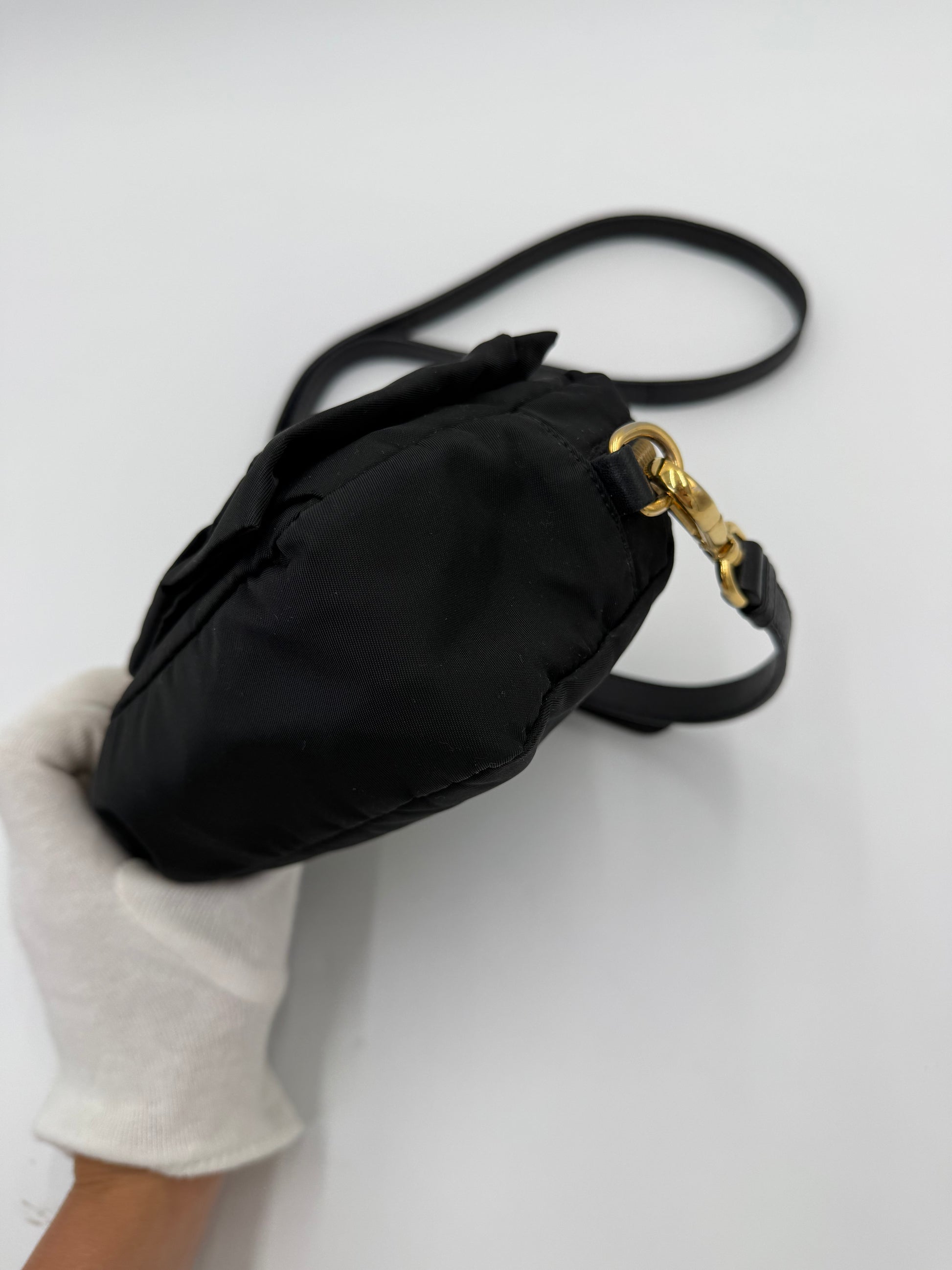 Prada Borsa a Tracolla Vintage Fiocco Mini in Nylon Nero - Pally Vintage Closet