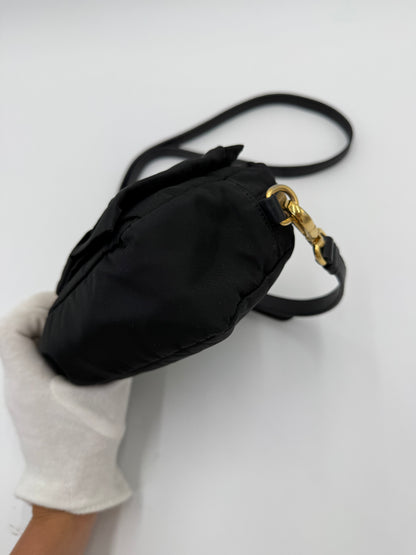 Prada Borsa a Tracolla Vintage Fiocco Mini in Nylon Nero - Pally Vintage Closet