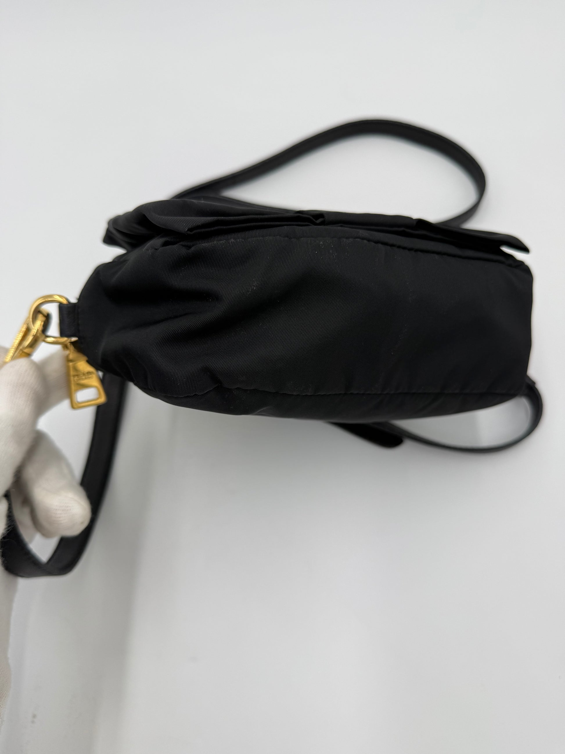 Prada Borsa a Tracolla Vintage Fiocco Mini in Nylon Nero - Pally Vintage Closet