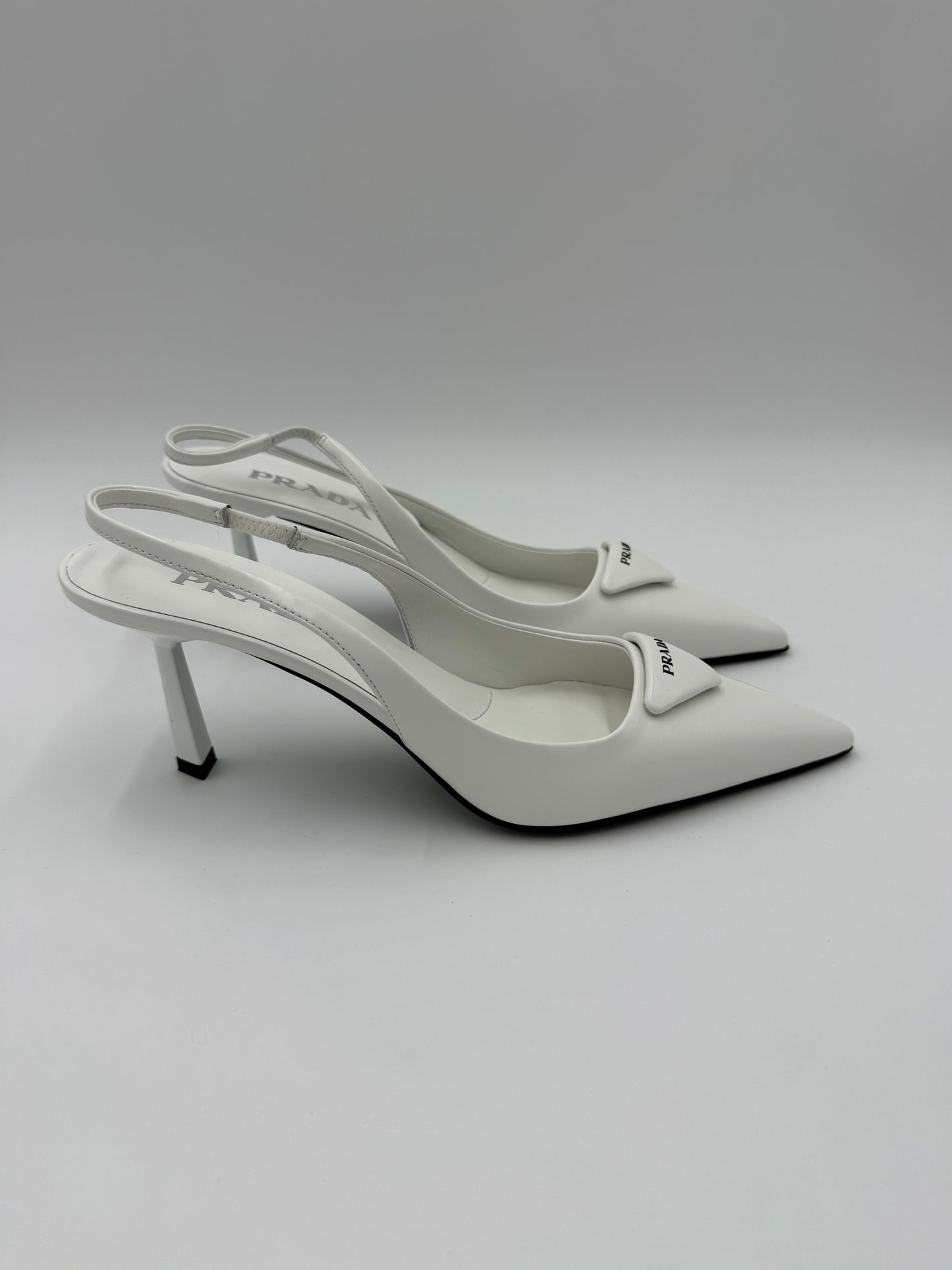 Prada Décolleté Slingback in Pelle con Logo Triangolo Bianco - Pally Vintage Closet