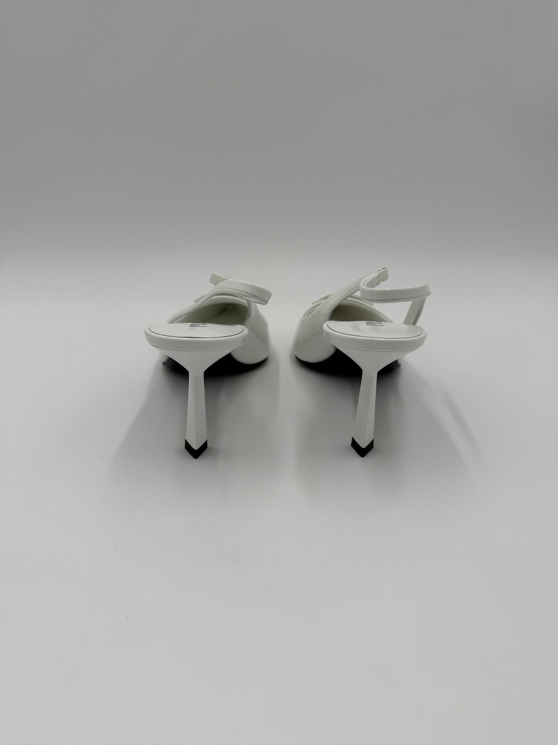 Prada Décolleté Slingback in Pelle con Logo Triangolo Bianco - Pally Vintage Closet