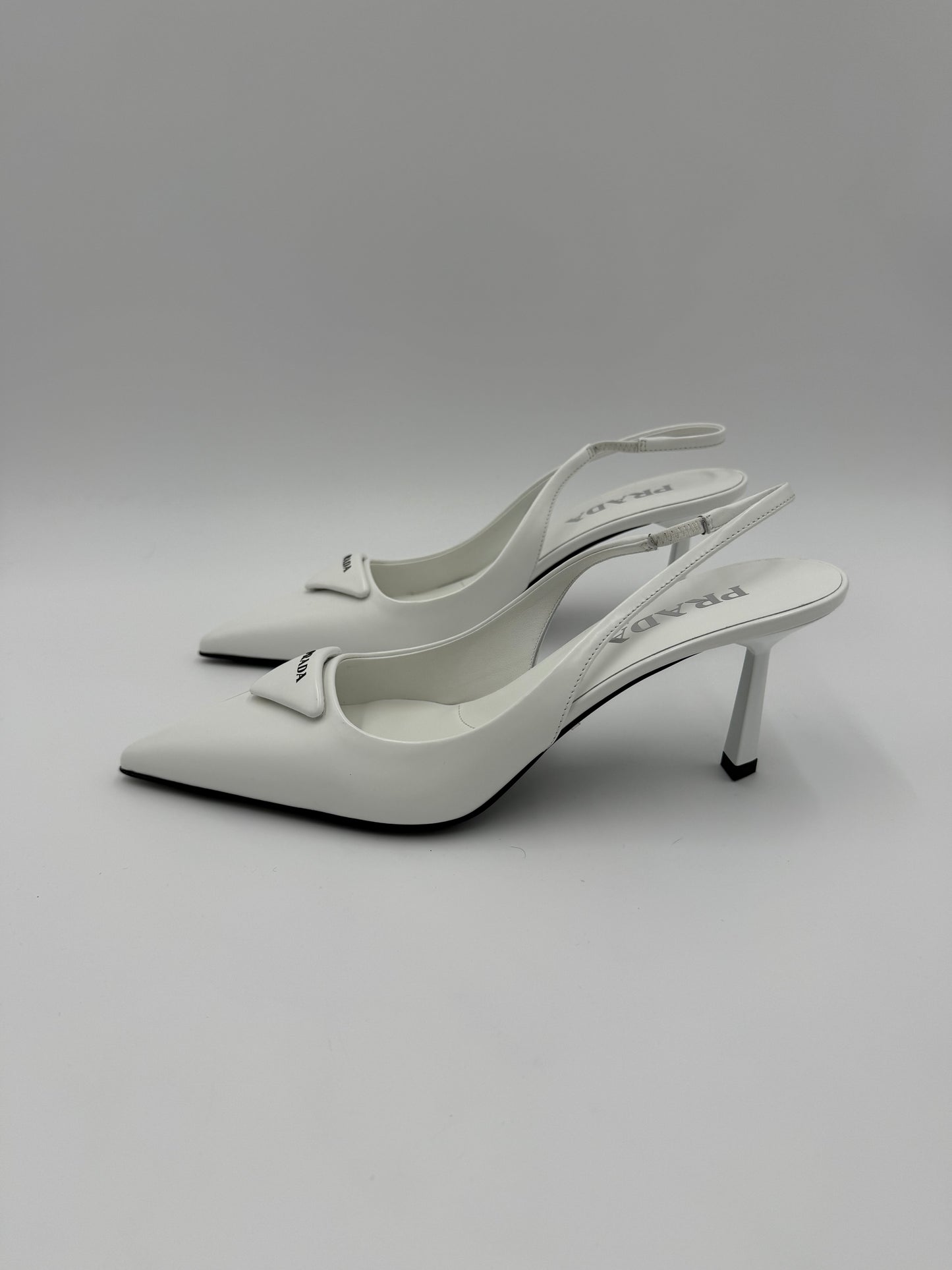 Prada Décolleté Slingback in Pelle con Logo Triangolo Bianco - Pally Vintage Closet