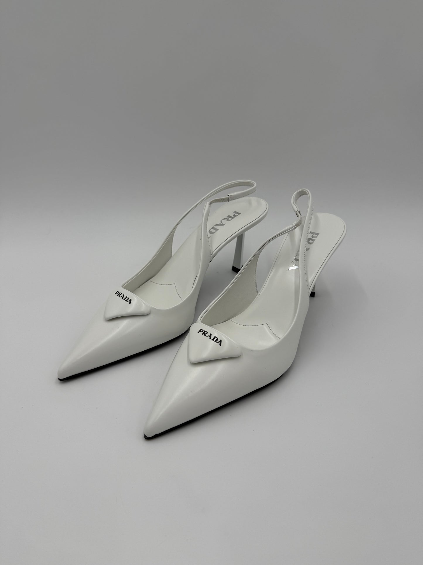 Prada Décolleté Slingback in Pelle con Logo Triangolo Bianco - Pally Vintage Closet