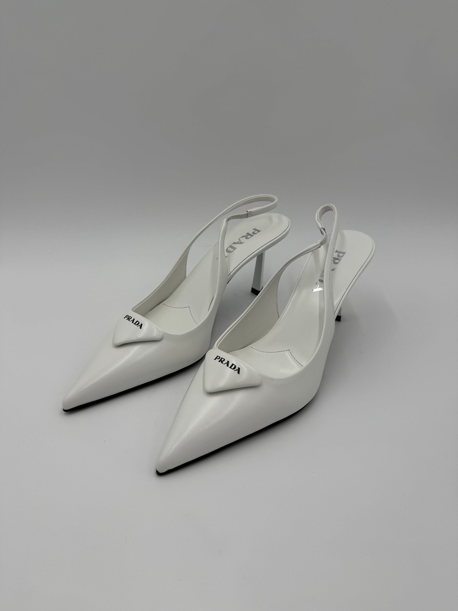 Prada Décolleté Slingback in Pelle con Logo Triangolo Bianco - Pally Vintage Closet