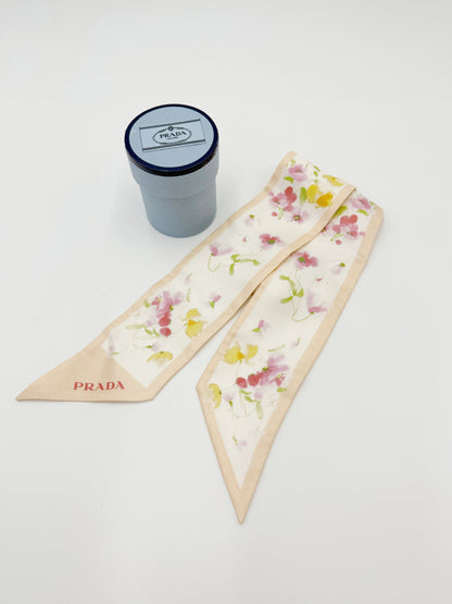 Prada Foulard Twill in Seta Floreale Rosa e Beige - Pally Vintage Closet