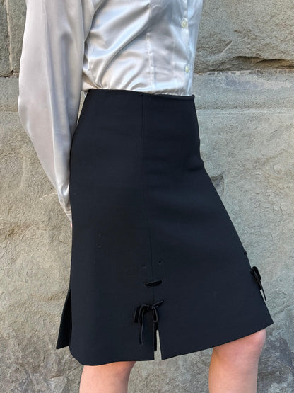 Prada-Gonna-Vintage-in-Lana-Vergine-con-Dettagli-in-Velluto-Nero-70397340516676 - Pally Vintage Closet