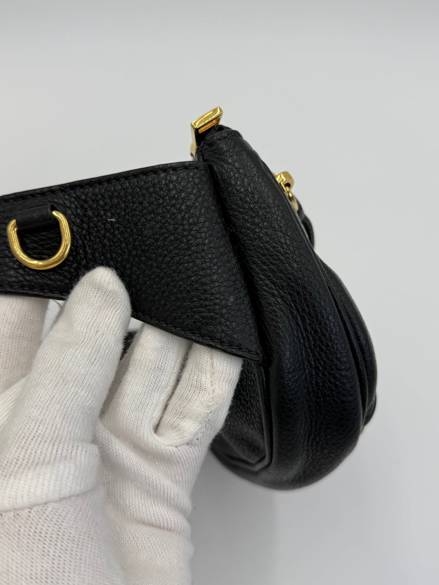 Prada Marsupio in Pelle Martellata Nera con Hardware Dorato
