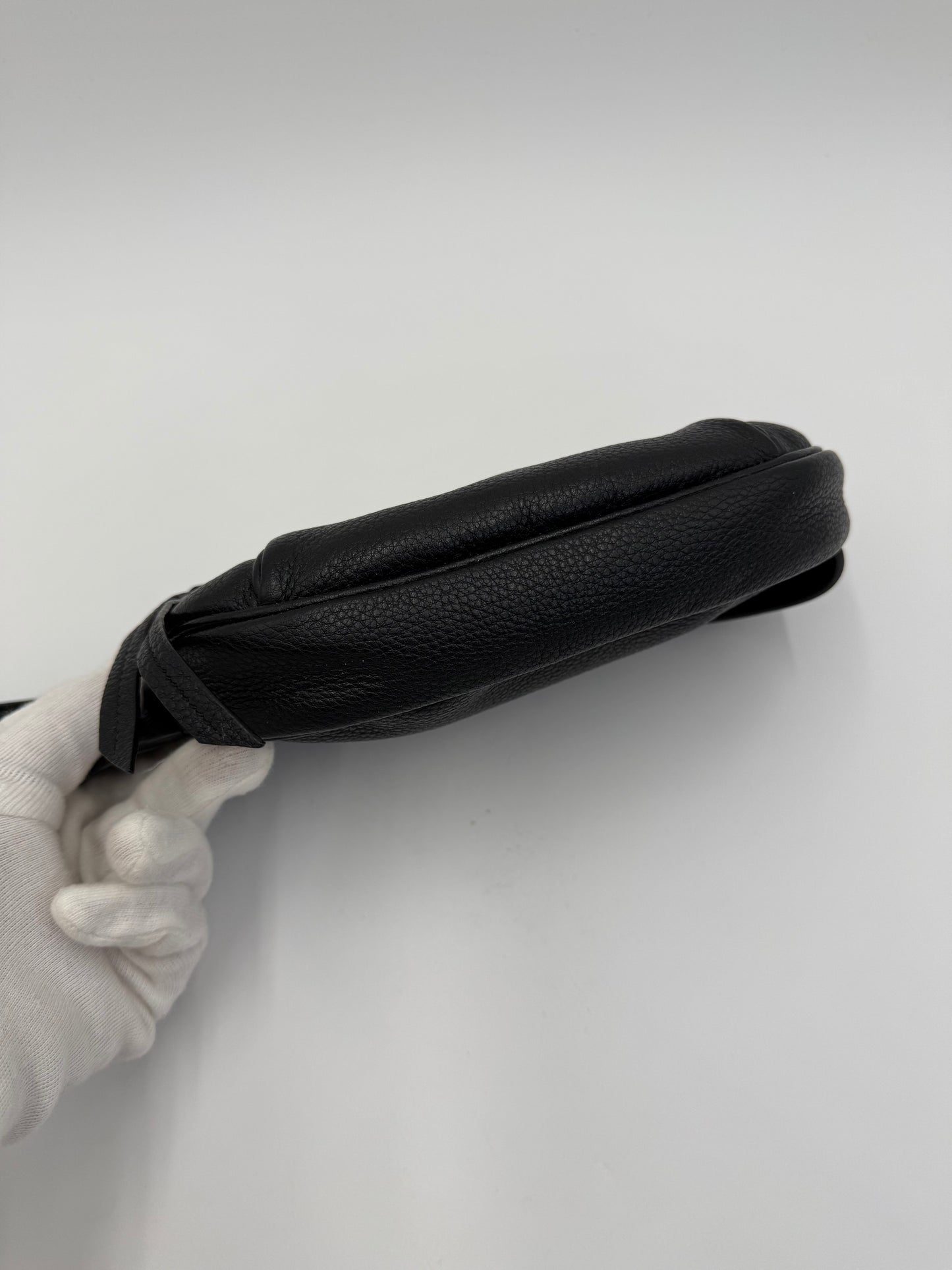 Prada Marsupio in Pelle Martellata Nera con Hardware Dorato