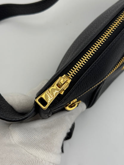 Prada Marsupio in Pelle Martellata Nera con Hardware Dorato