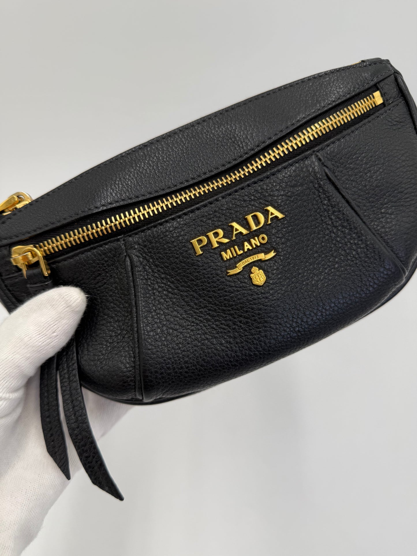 Prada Marsupio in Pelle Martellata Nera con Hardware Dorato